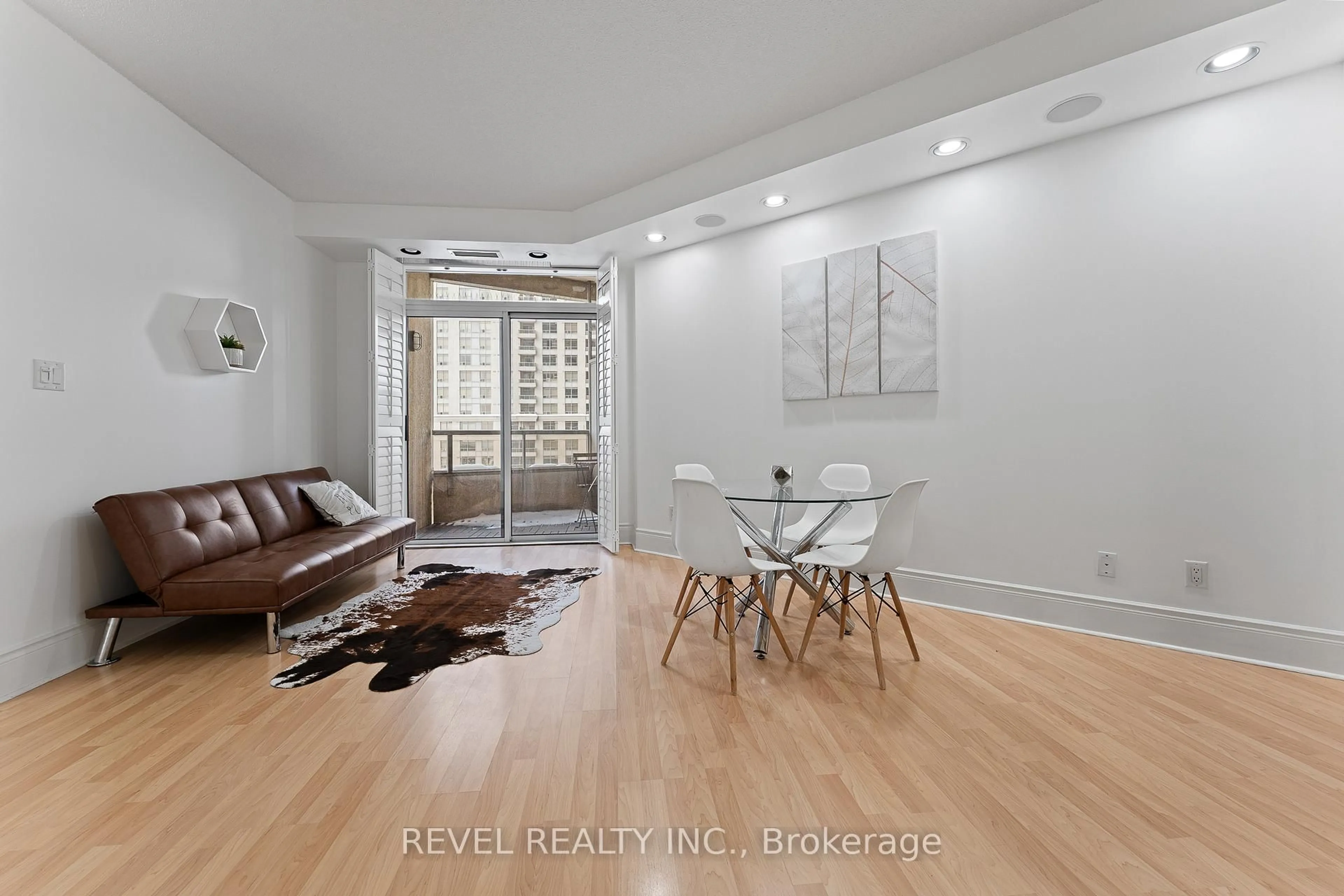 Unknown for 3880 Duke Of York Blvd #1101, Mississauga Ontario L5B 4M7