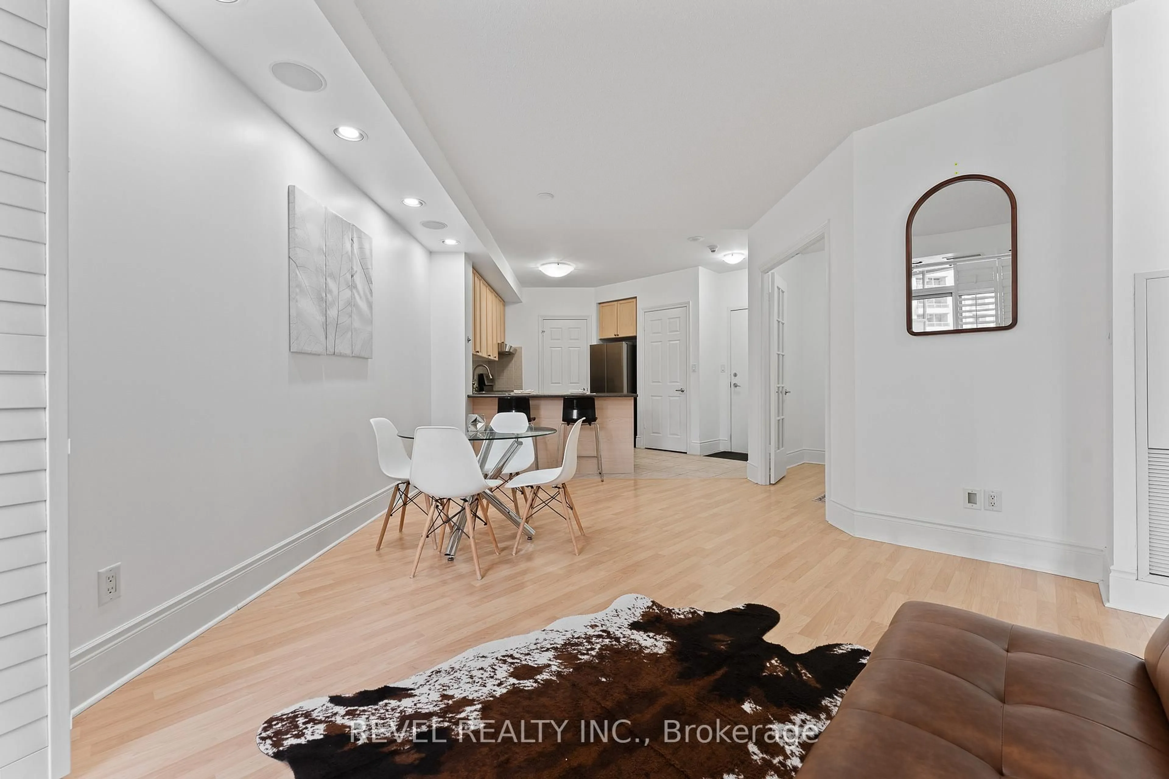 A pic of a room for 3880 Duke Of York Blvd #1101, Mississauga Ontario L5B 4M7