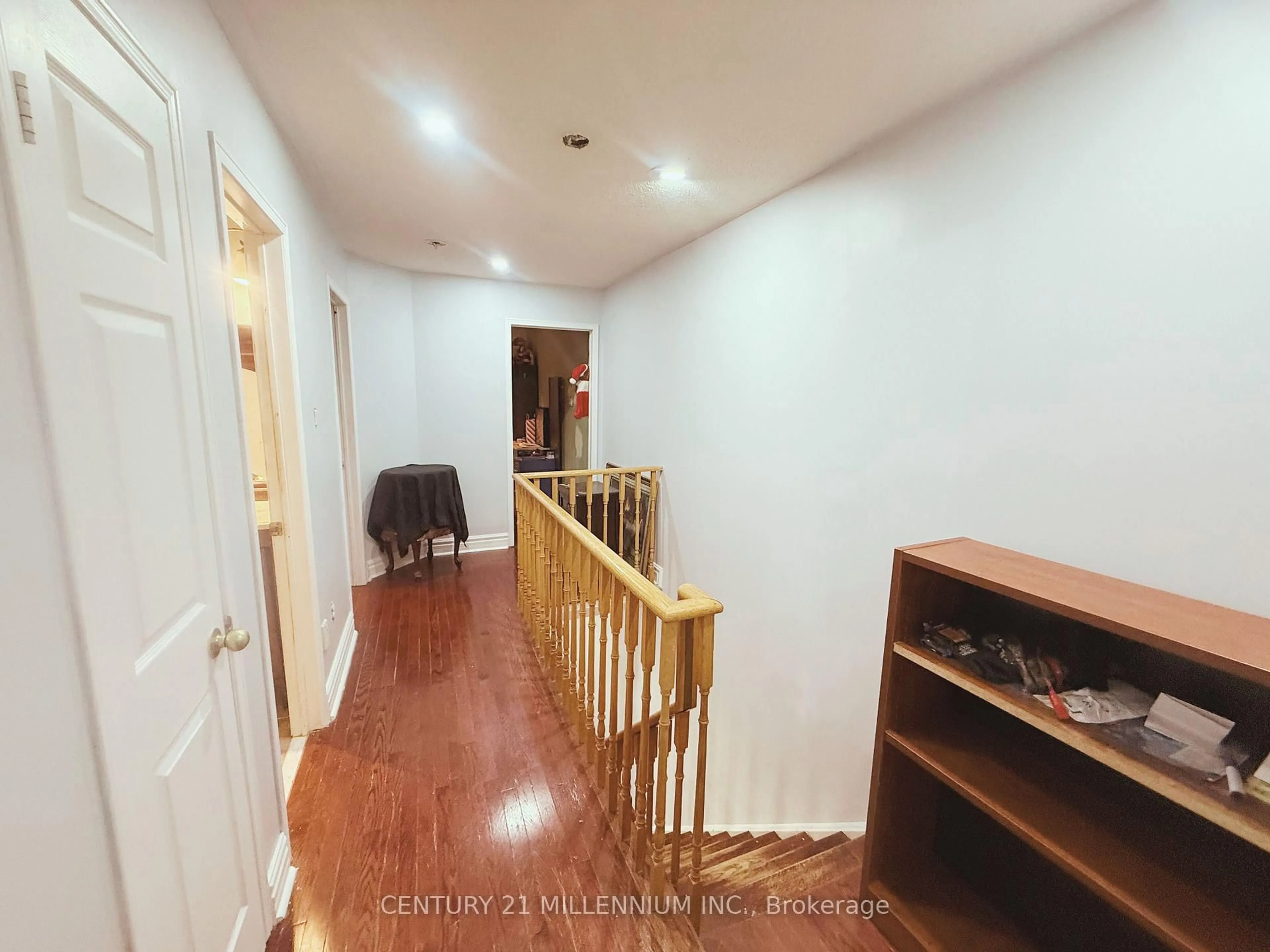 Indoor foyer for 145 Clover Bloom Rd, Brampton Ontario L6R 1S5