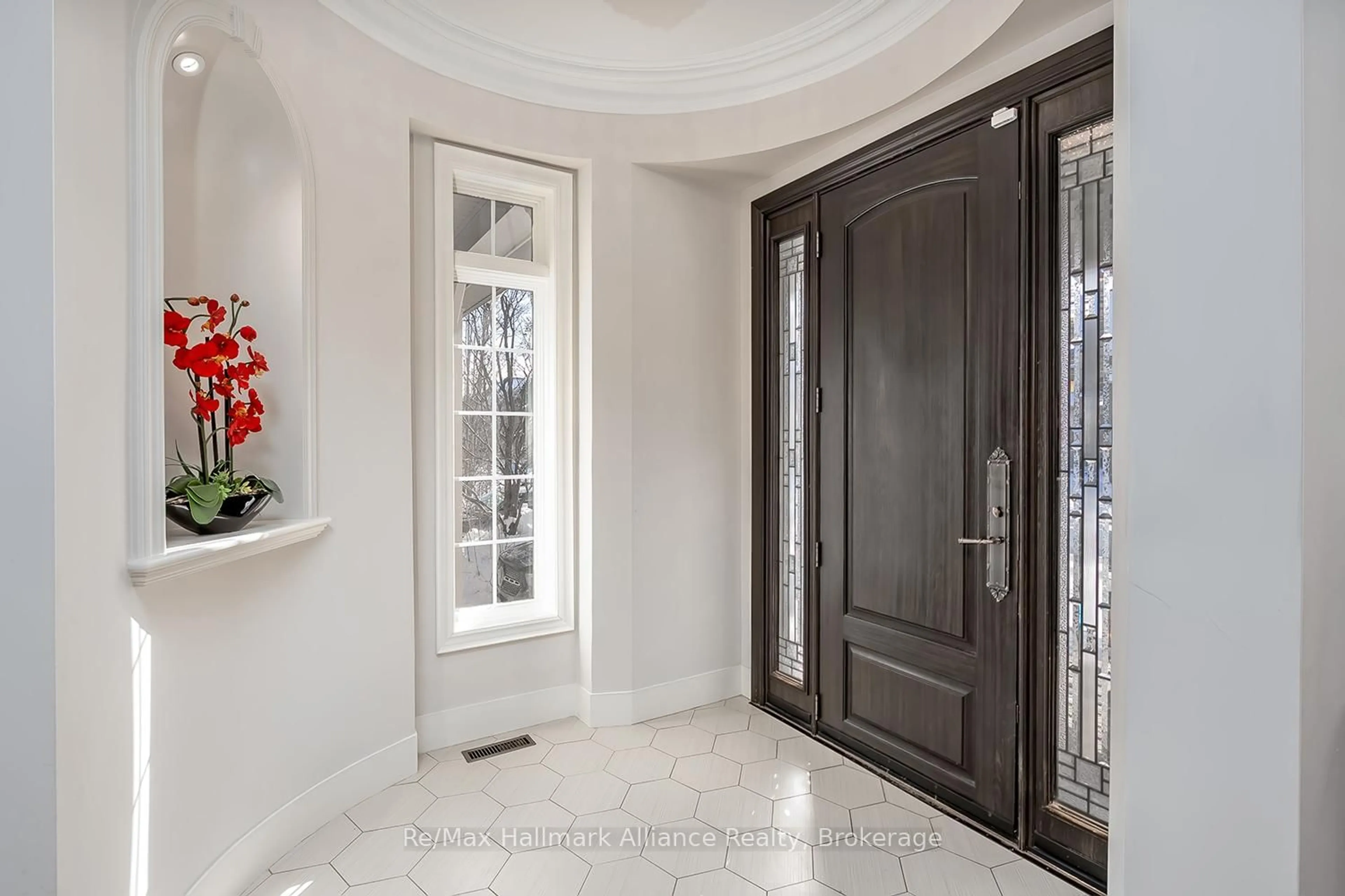 Indoor entryway for 2381 Gamble Rd, Oakville Ontario L6H 7V6