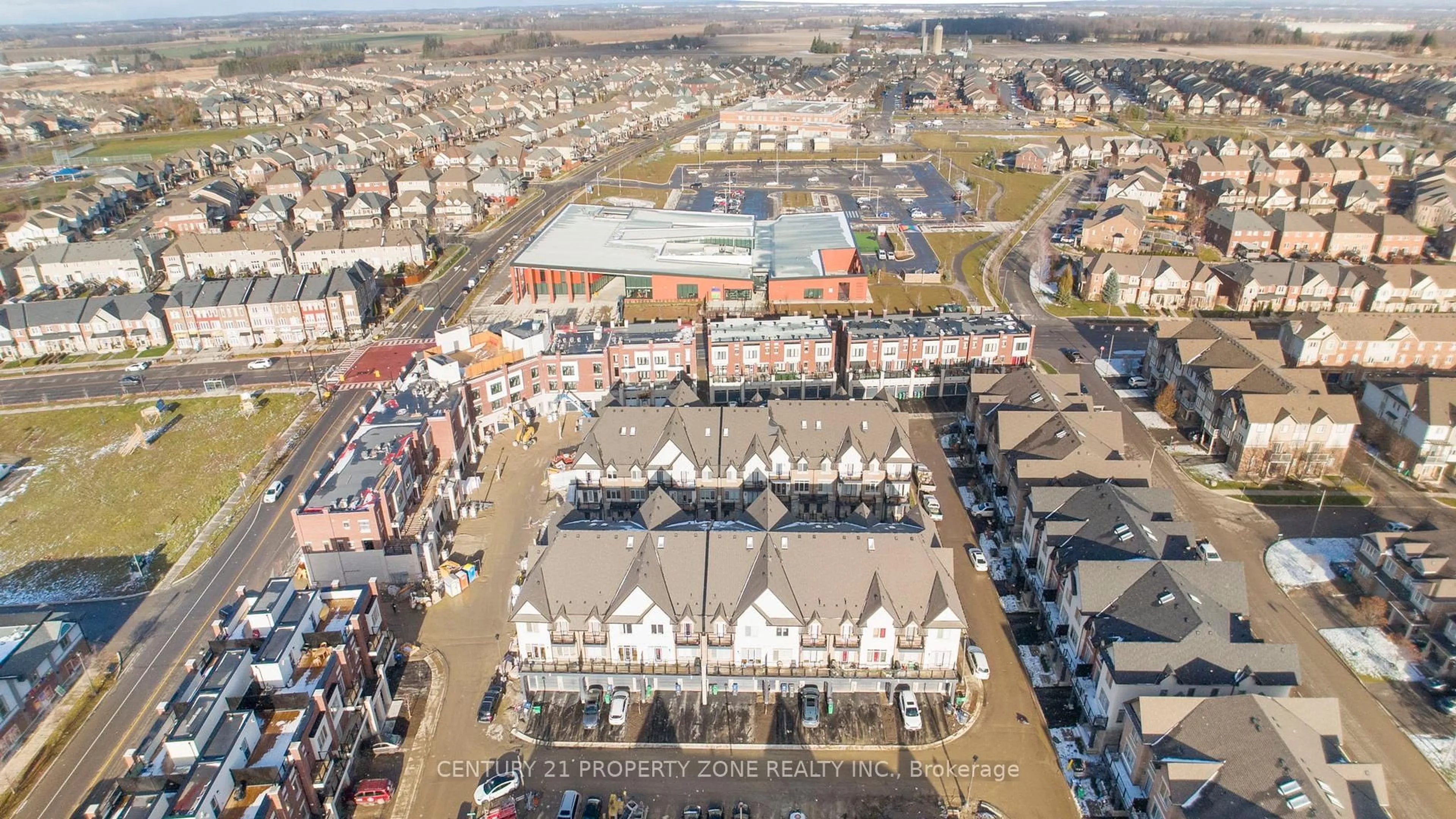 A pic from outside/outdoor area/front of a property/back of a property/a pic from drone, street for 20-71 Springdale Ave, Caledon Ontario L7C 4L6