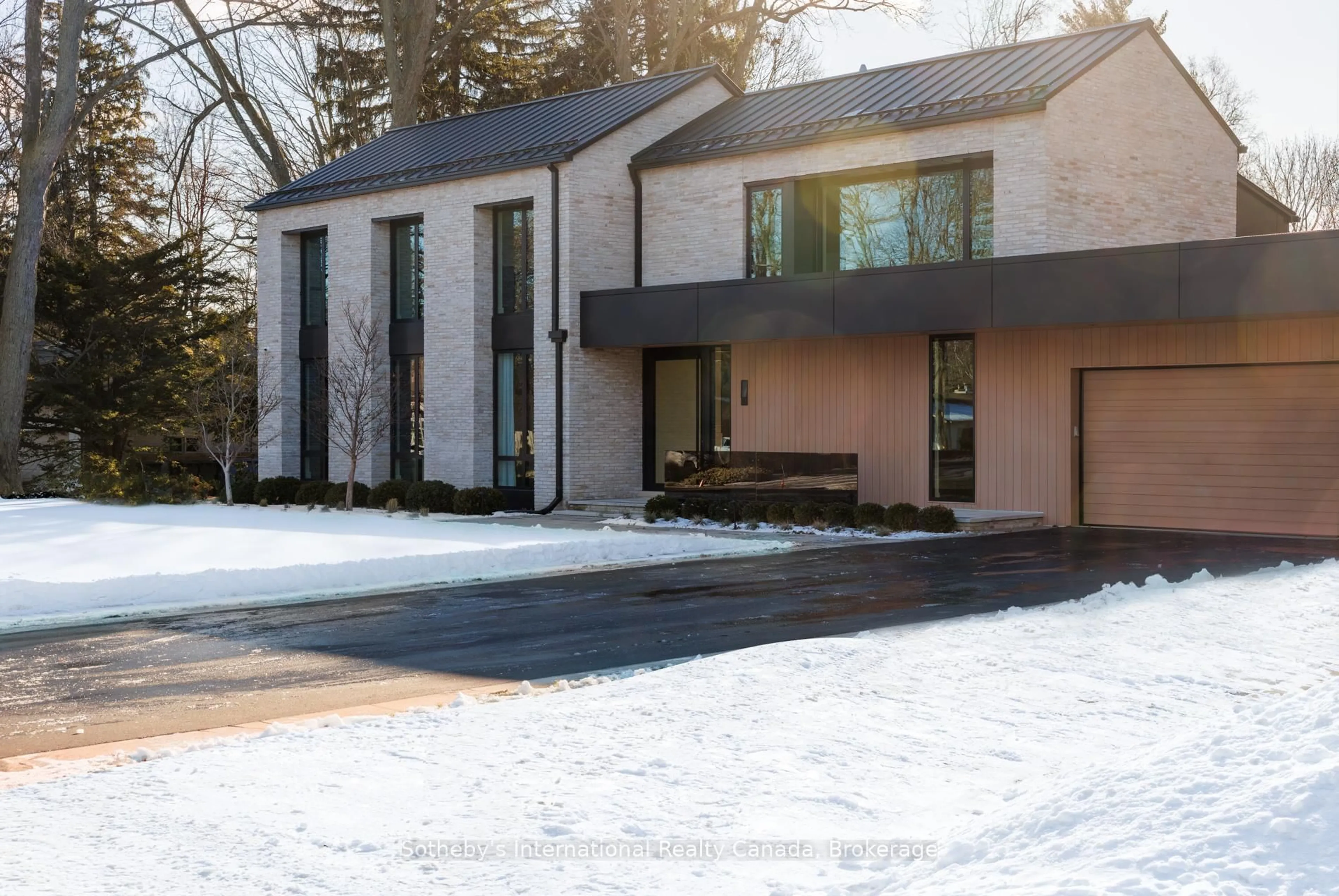 Unknown for 222 Burgundy Dr, Oakville Ontario L6J 4G1