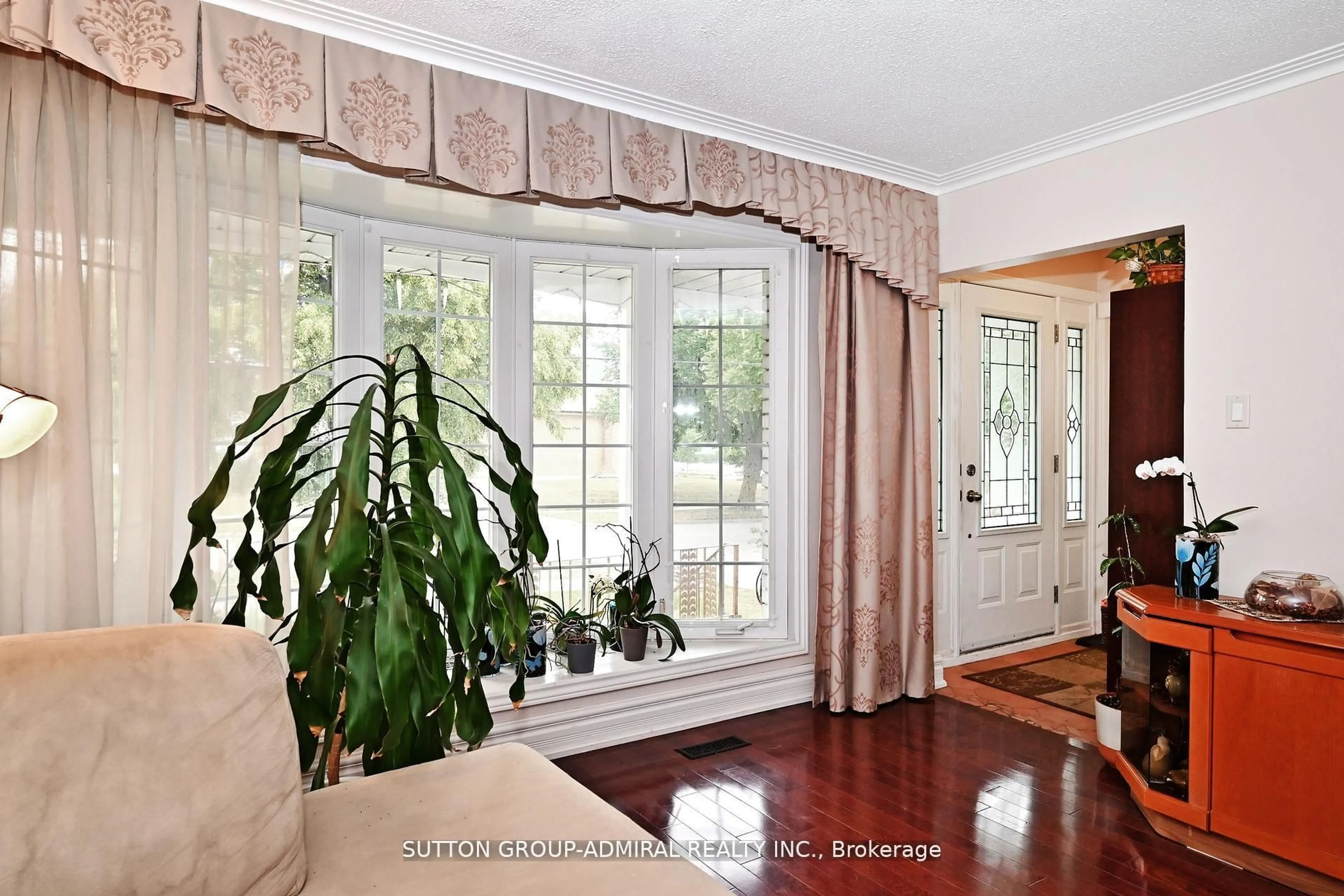 Indoor entryway for 47 Tobermory Dr, Toronto Ontario M3N 2R4