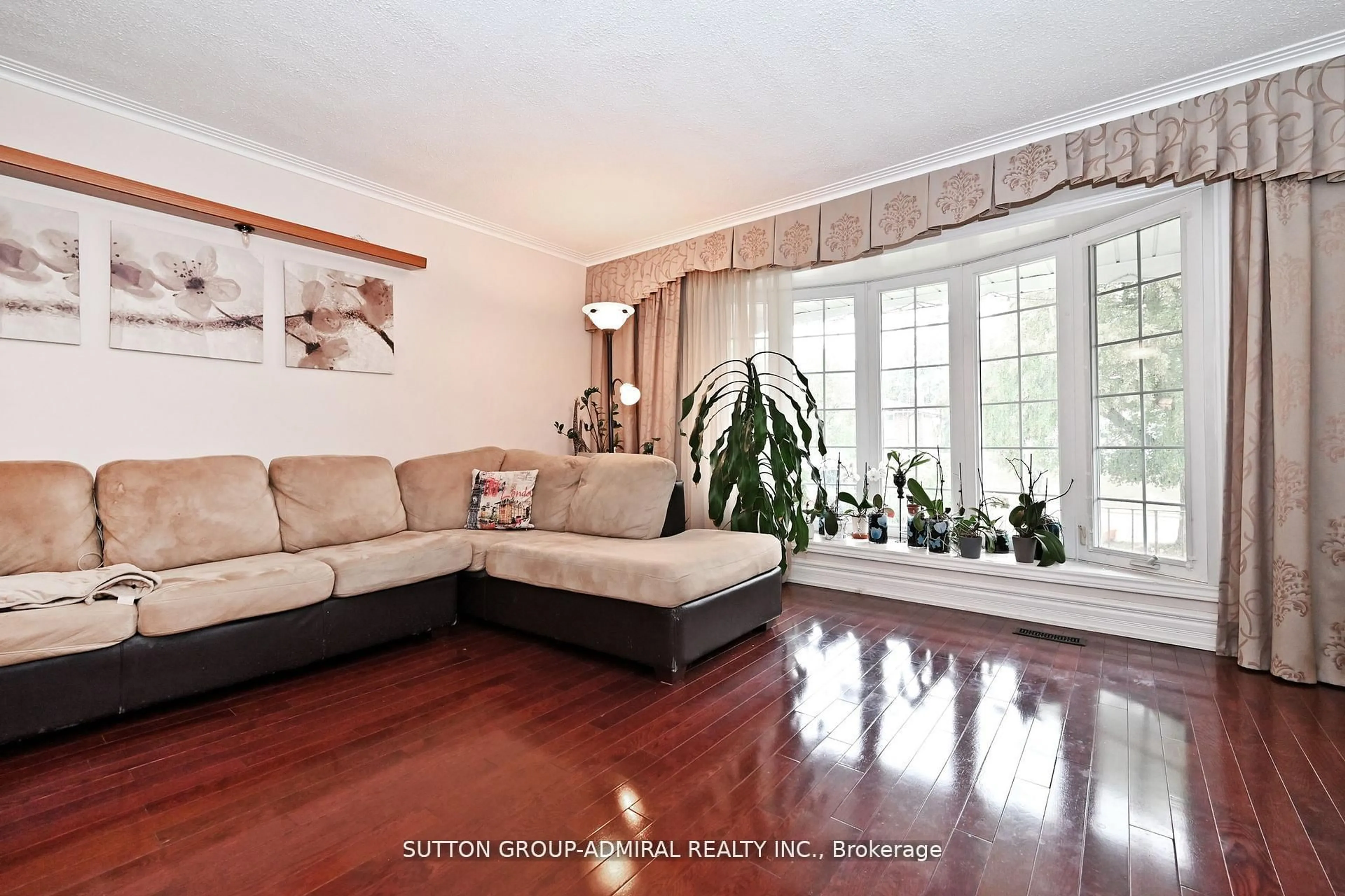 Living room with furniture, unknown for 47 Tobermory Dr, Toronto Ontario M3N 2R4