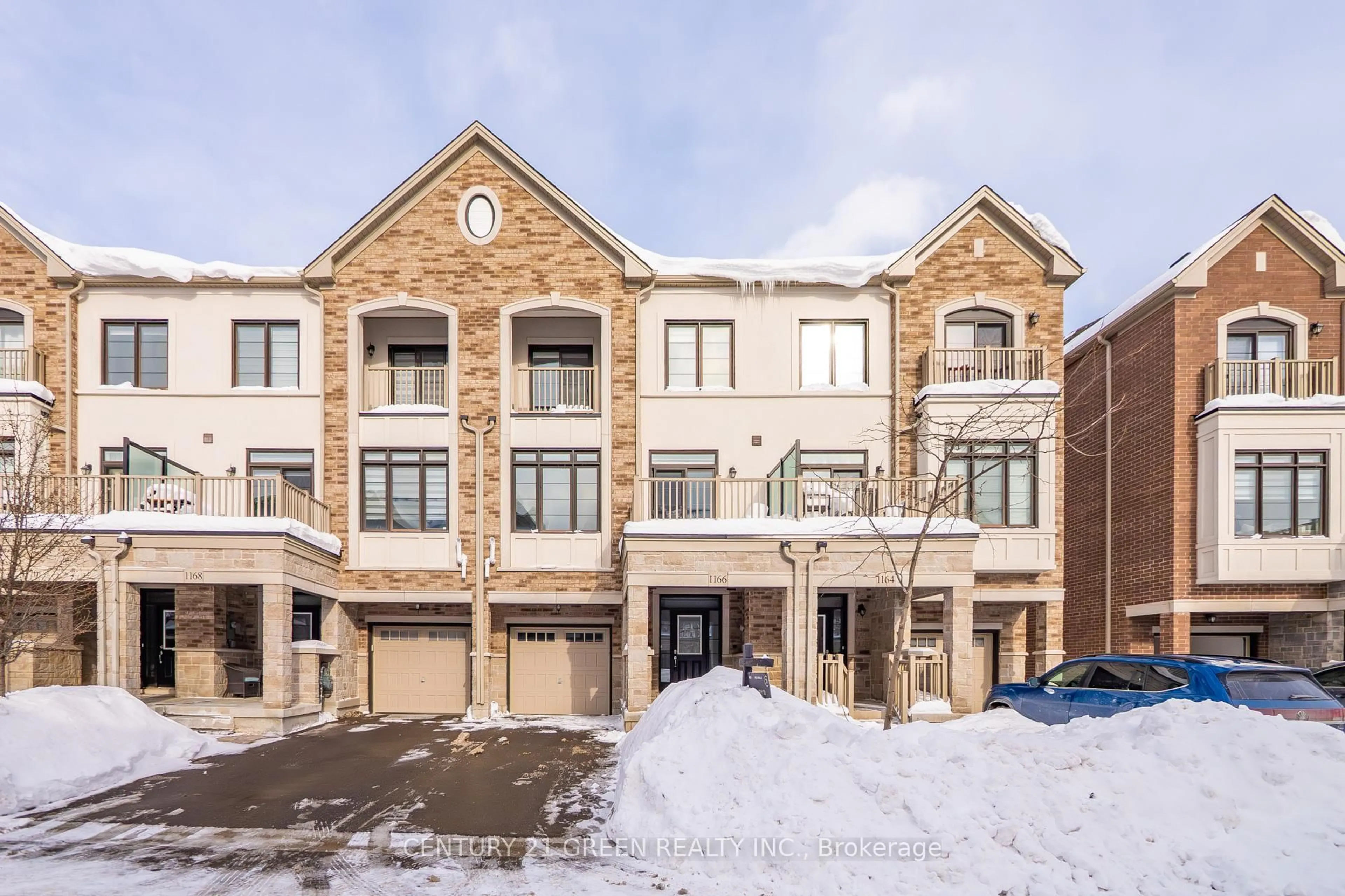 A pic from outside/outdoor area/front of a property/back of a property/a pic from drone, unknown for 1166 Lloyd Landing Dr, Milton Ontario L9E 1K1