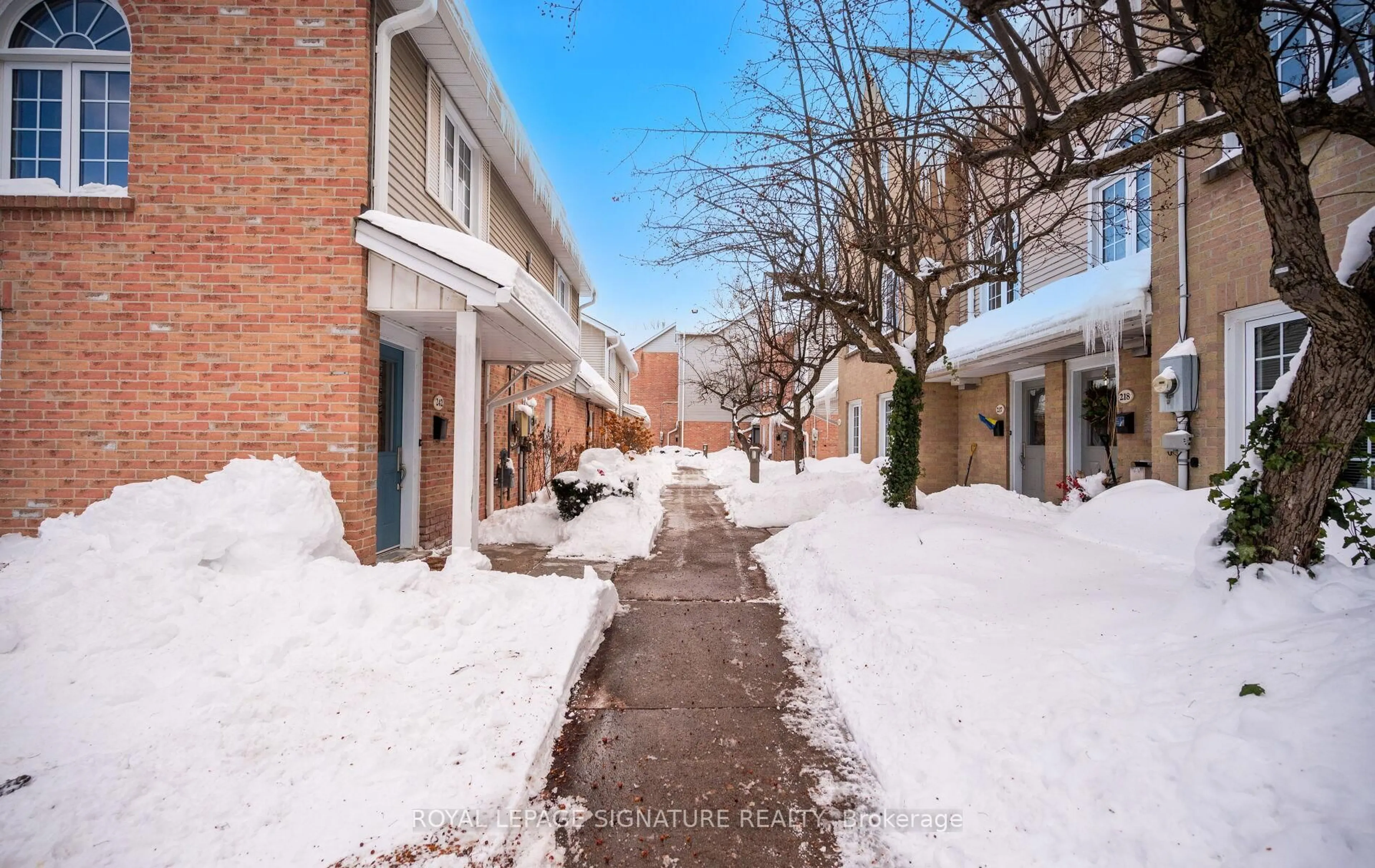 Patio, street for 2110 Cleaver Ave #242, Burlington Ontario L7M 3Z4