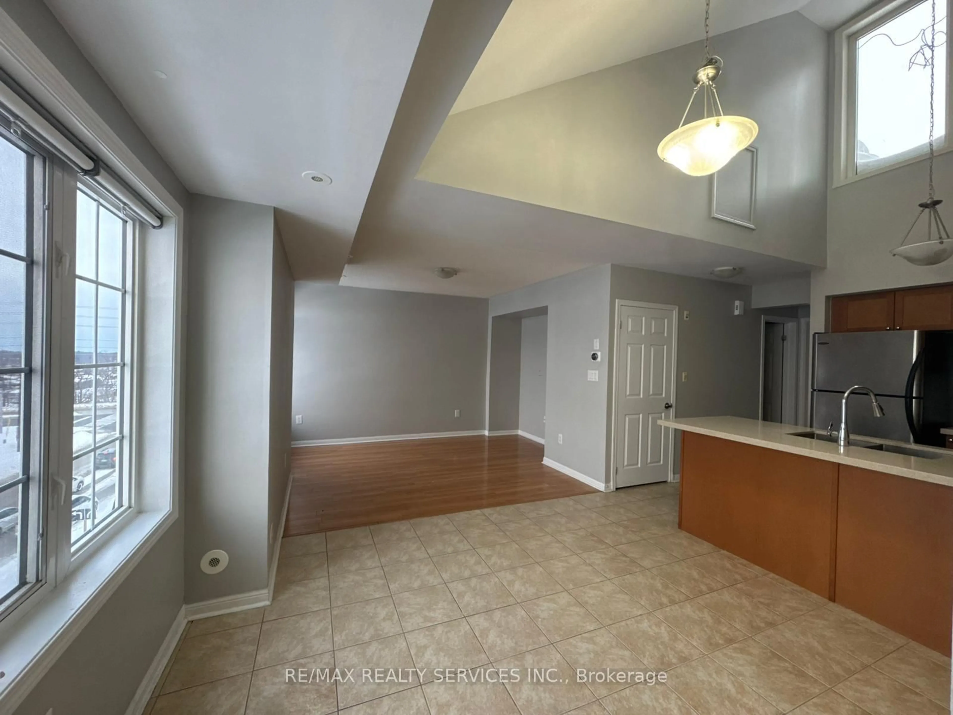 A pic of a room for 3032 Clayhill Rd #6, Mississauga Ontario L5B 0B1