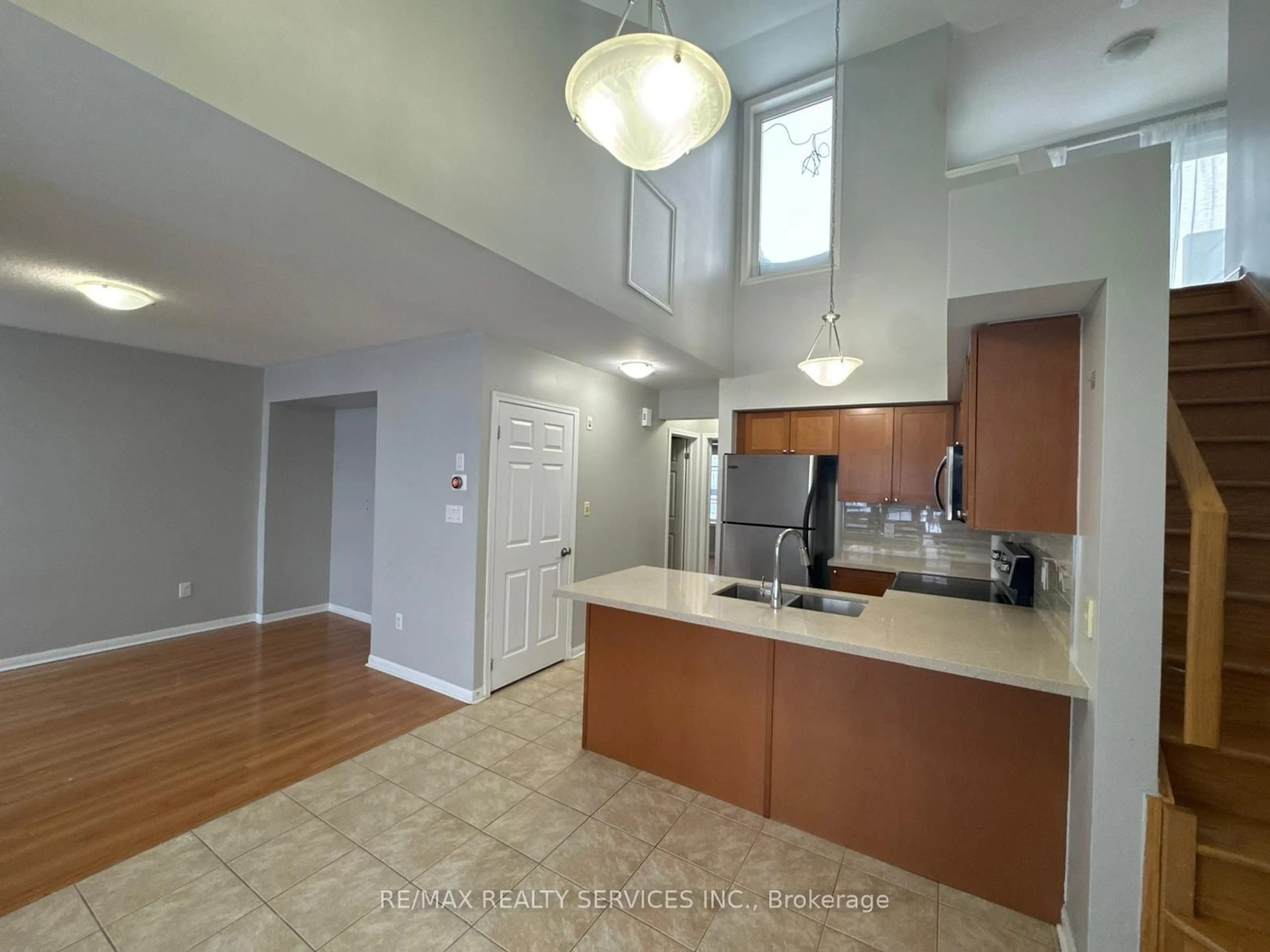Open concept kitchen, unknown for 3032 Clayhill Rd #6, Mississauga Ontario L5B 0B1