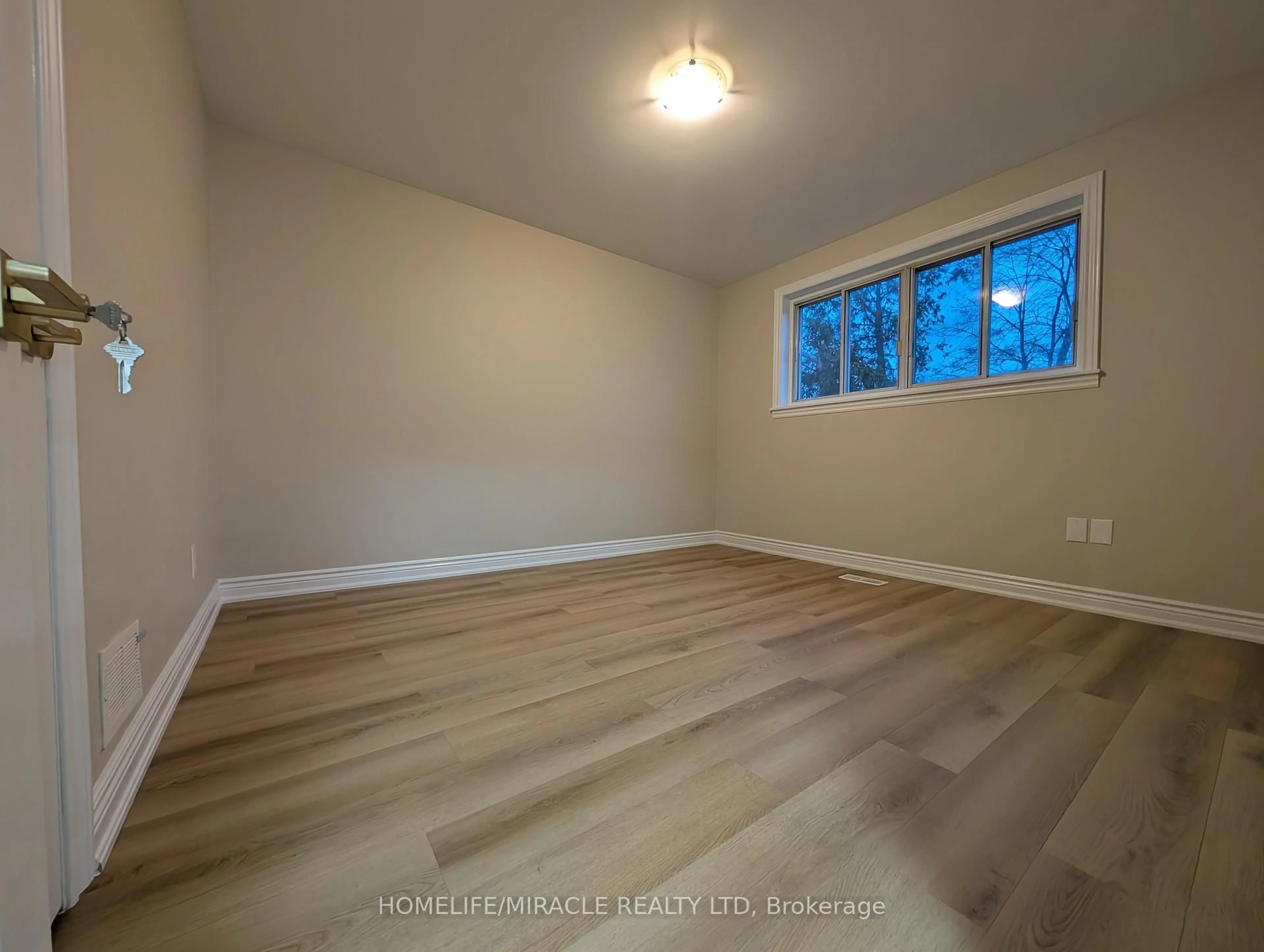 A pic of a room for 15 Athlone Ave, Brampton Ontario L6T 2N5