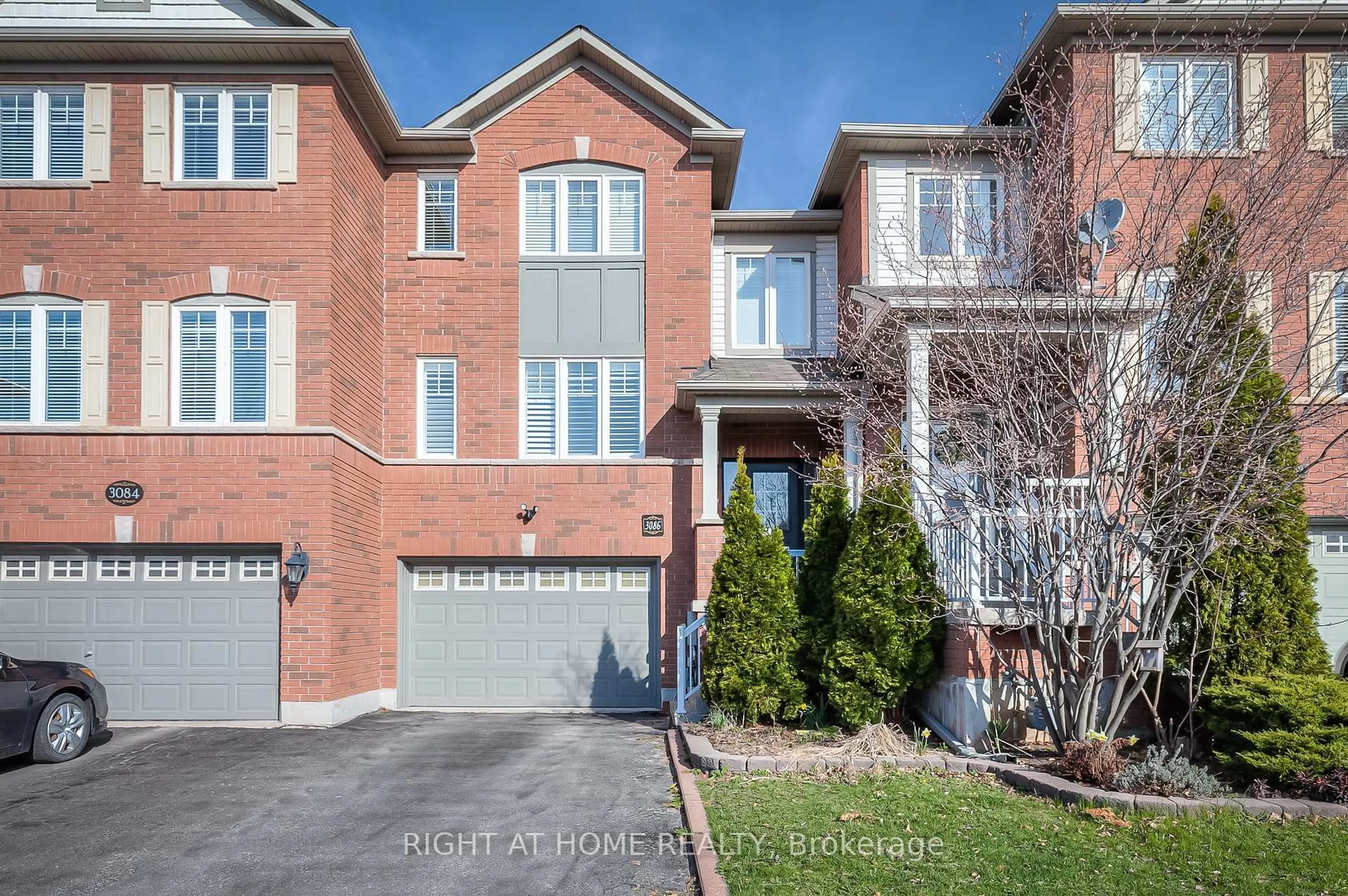Home with brick exterior material, street for 3086 Highbourne Cres, Oakville Ontario L6M 5H1