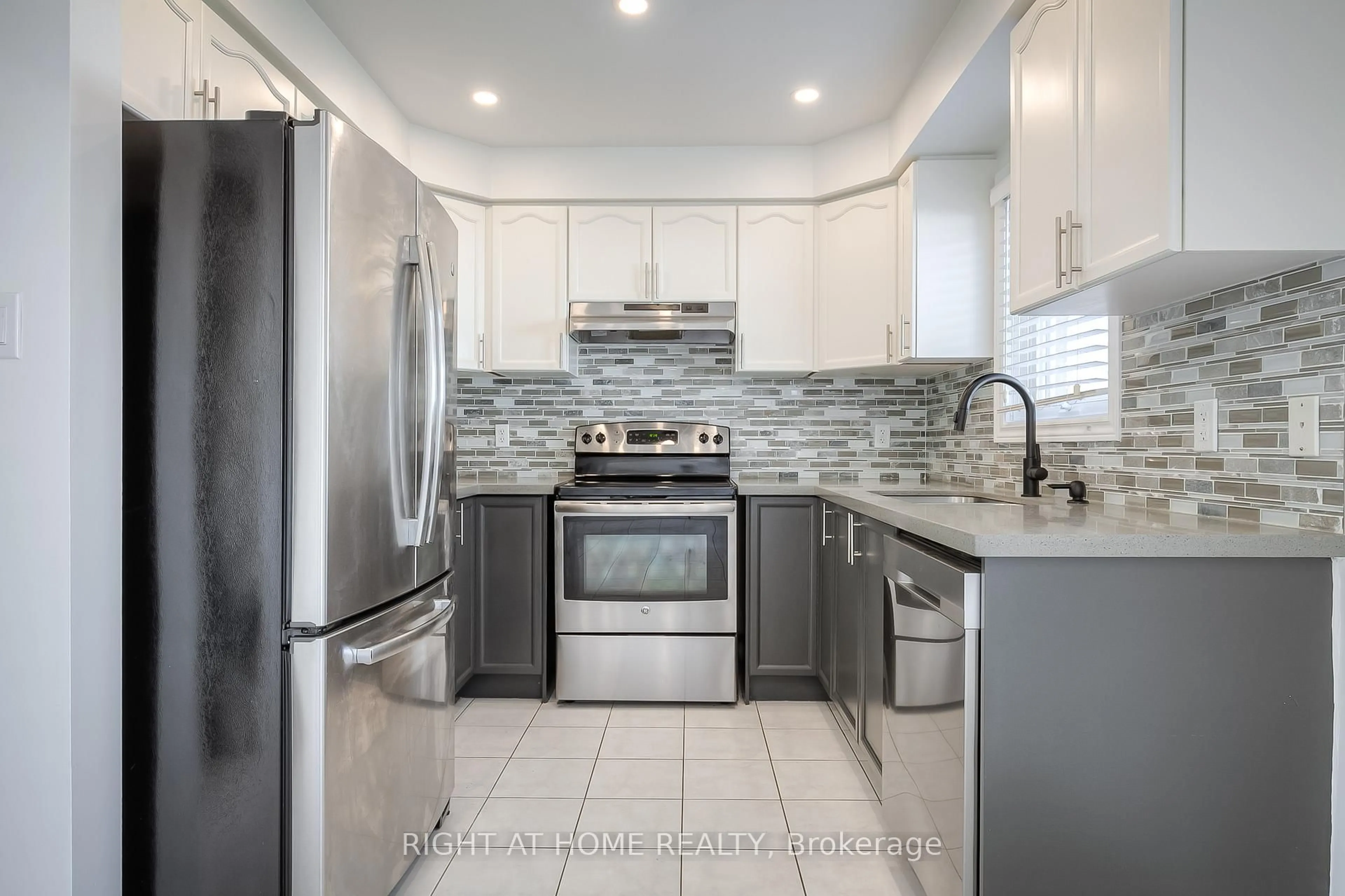 Contemporary kitchen, ceramic/tile floor for 3086 Highbourne Cres, Oakville Ontario L6M 5H1