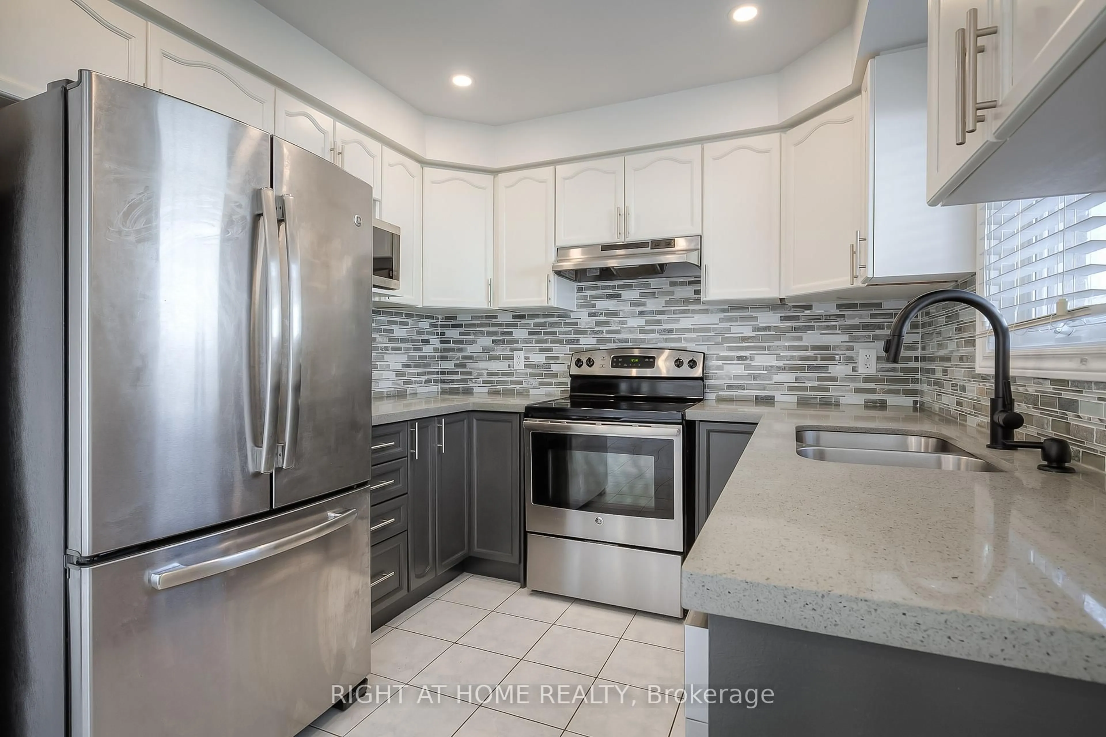 Contemporary kitchen, ceramic/tile floor for 3086 Highbourne Cres, Oakville Ontario L6M 5H1