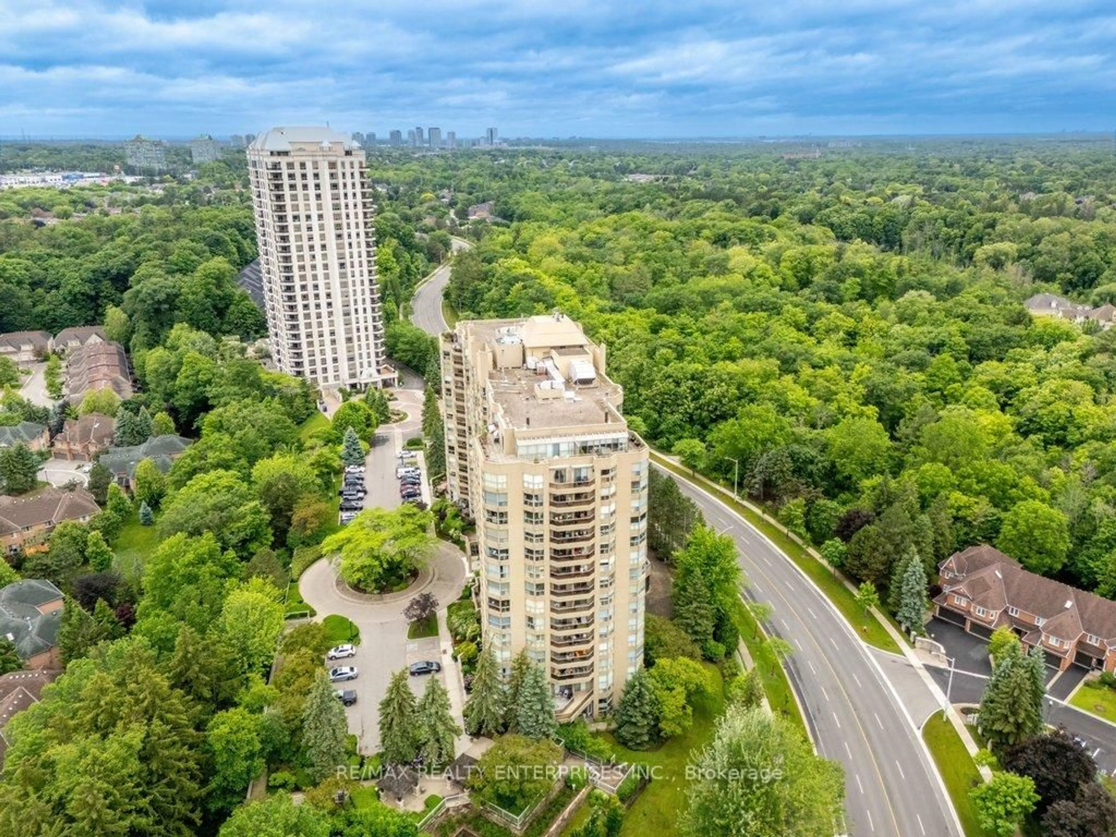 A pic from outside/outdoor area/front of a property/back of a property/a pic from drone, city buildings view from balcony for 1800 The Collegeway #211, Mississauga Ontario L5L 5S4