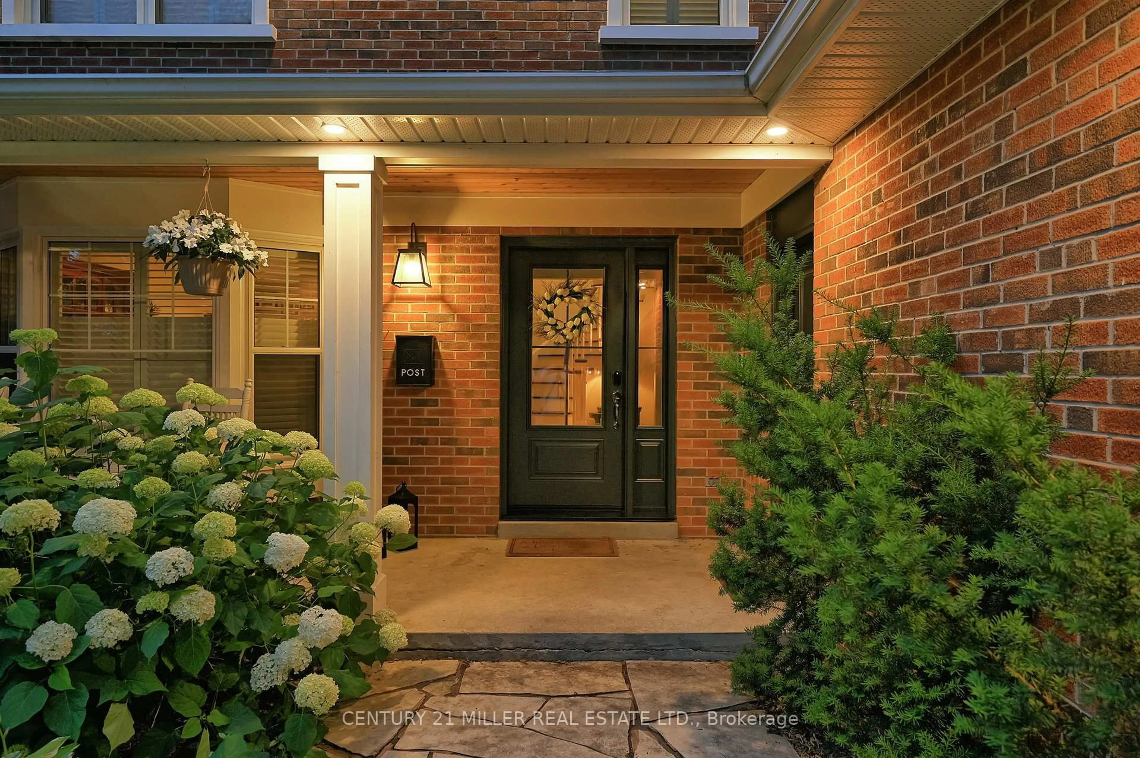 Indoor entryway for 2337 Bennington Gate, Oakville Ontario L6J 5N7