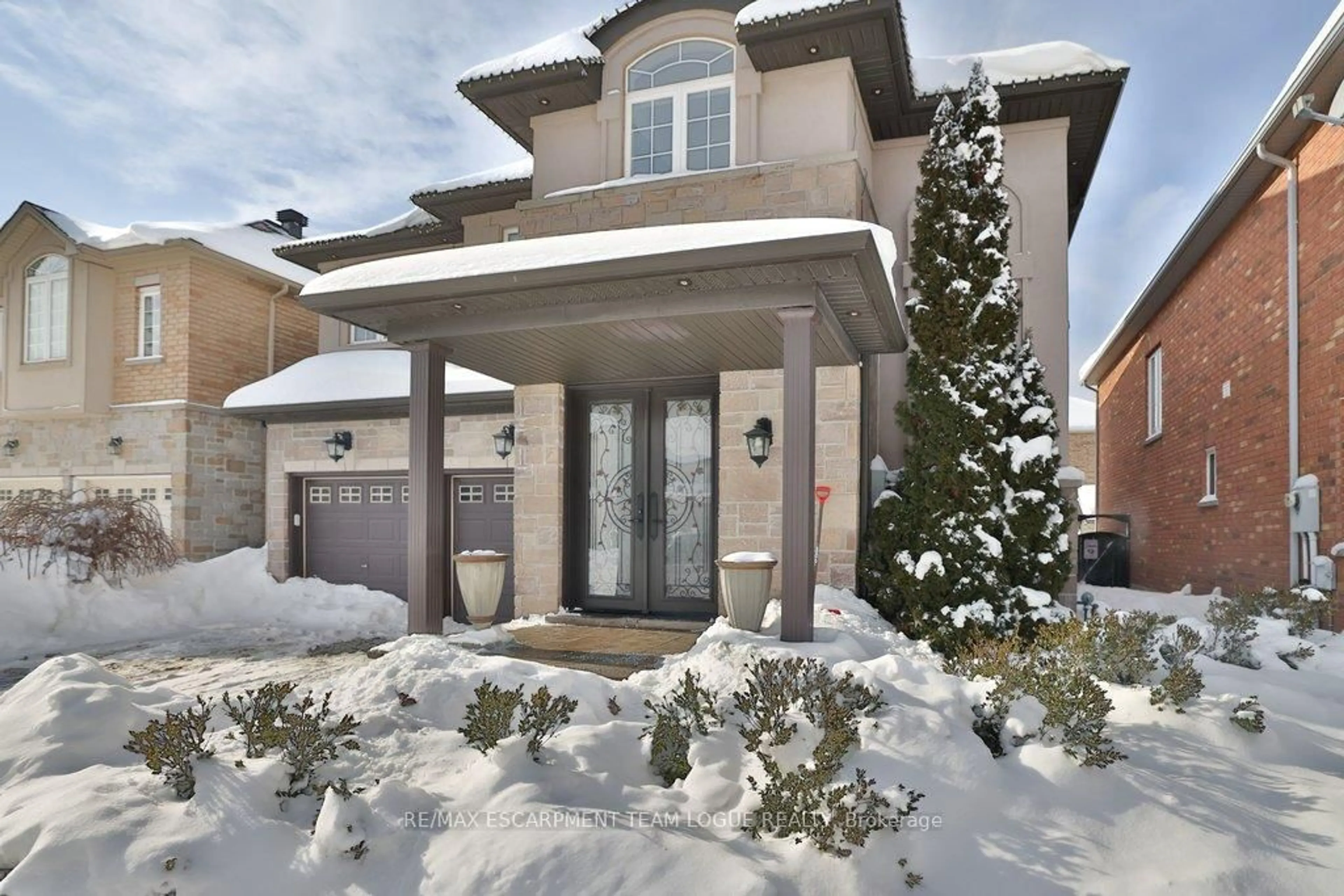 Home with brick exterior material, street for 4663 Leanna Heights Rd, Burlington Ontario L7M 0E6