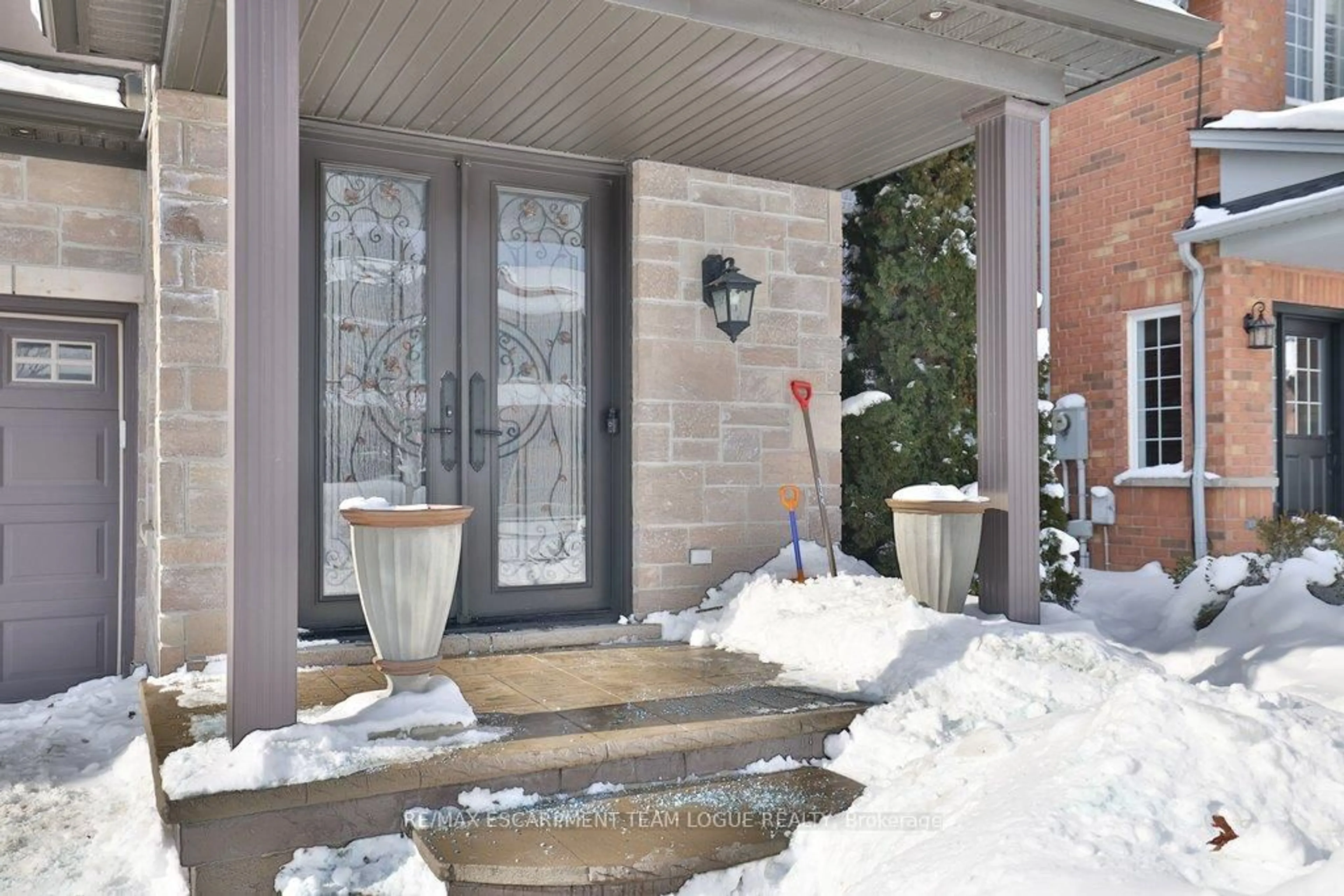Indoor entryway for 4663 Leanna Heights Rd, Burlington Ontario L7M 0E6