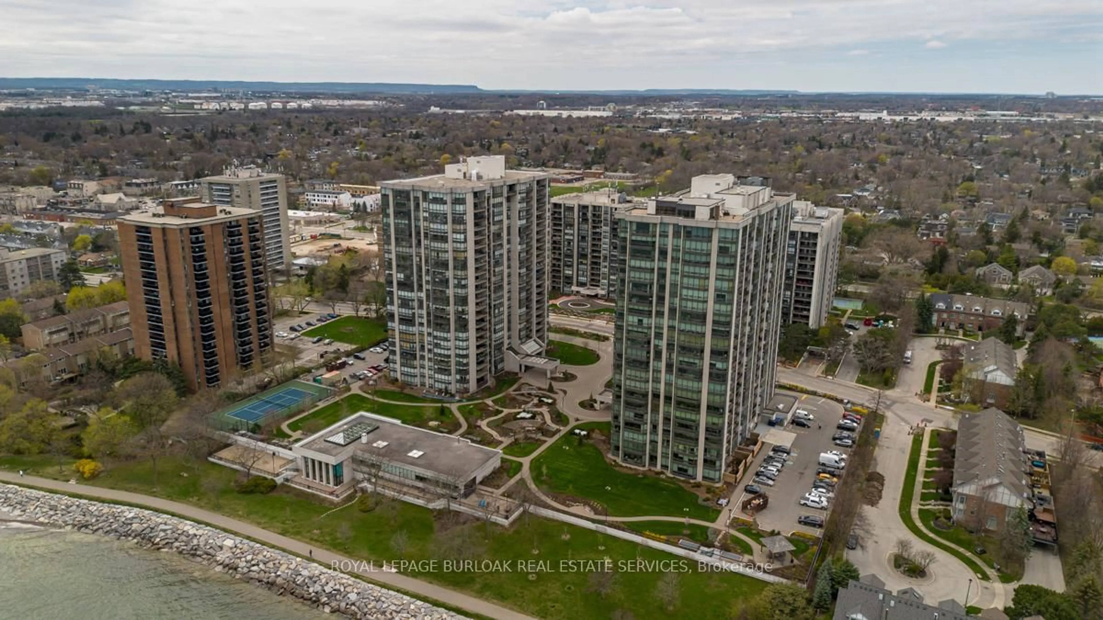 A pic from outside/outdoor area/front of a property/back of a property/a pic from drone, city buildings view from balcony for 2170 Marine Dr #2008, Oakville Ontario L6L 5V1