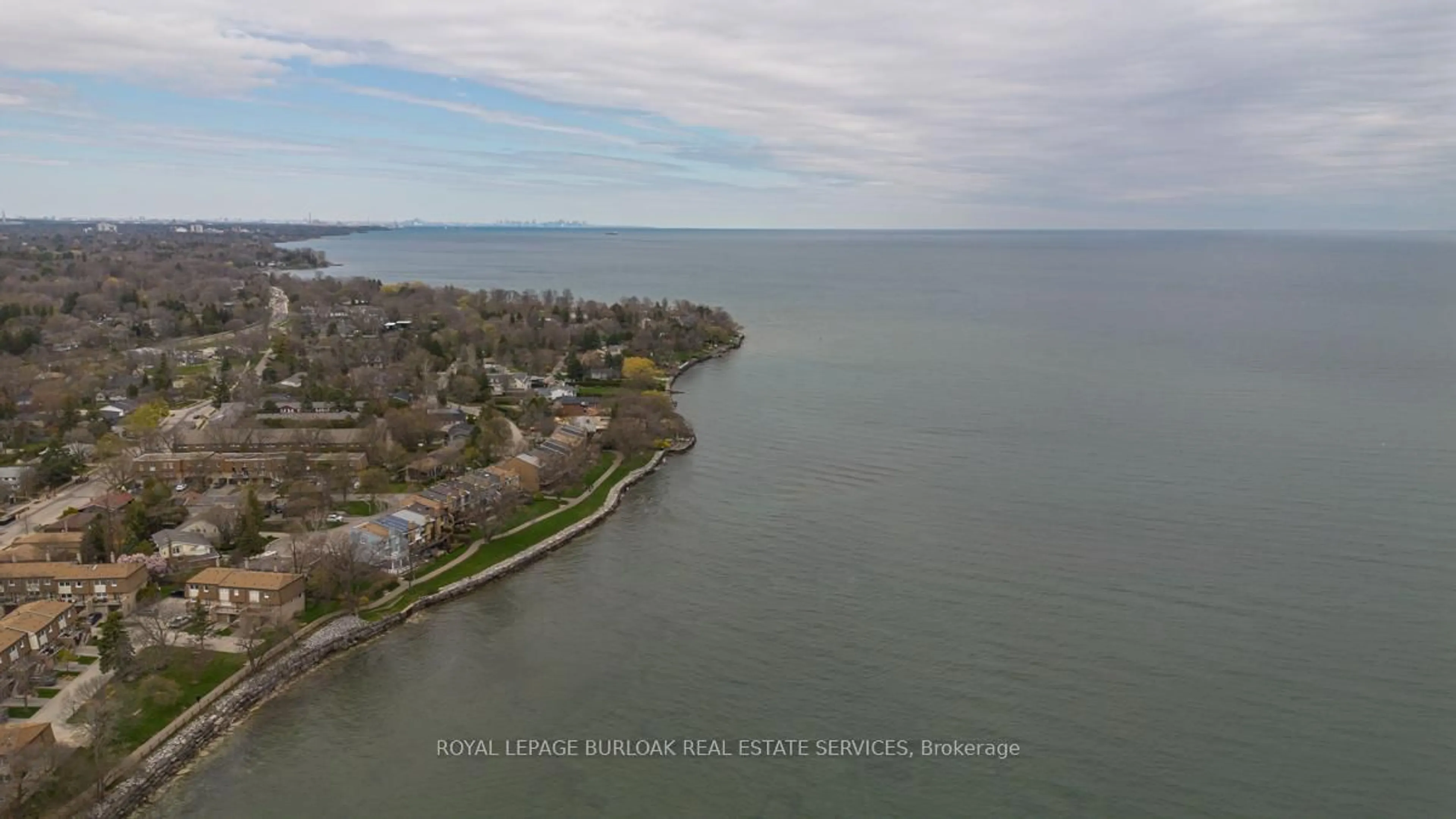 Blurry image for 2170 Marine Dr #2008, Oakville Ontario L6L 5V1