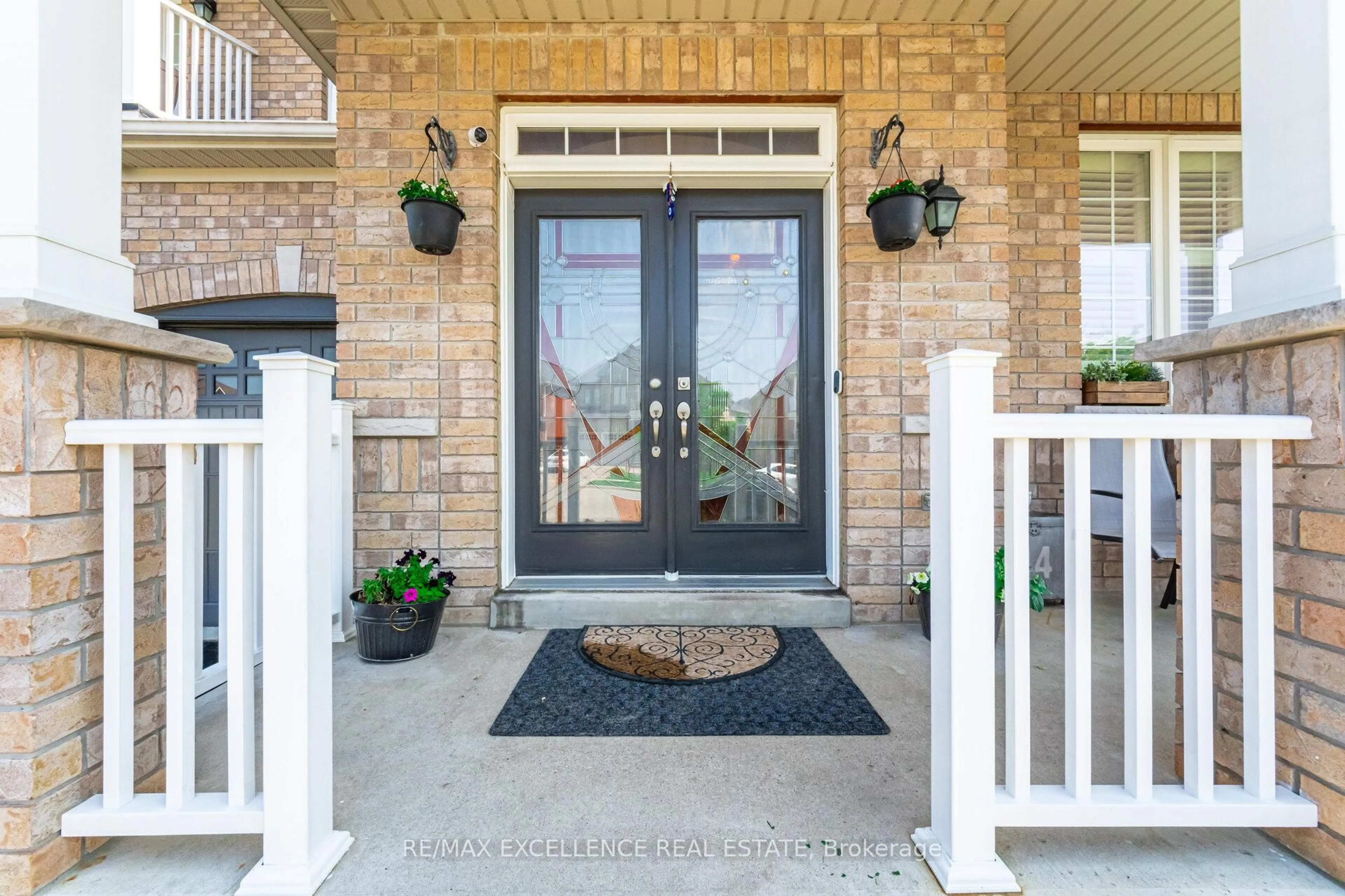 Indoor entryway for 73 Gardenbrooke Tr, Brampton Ontario L6P 3J3