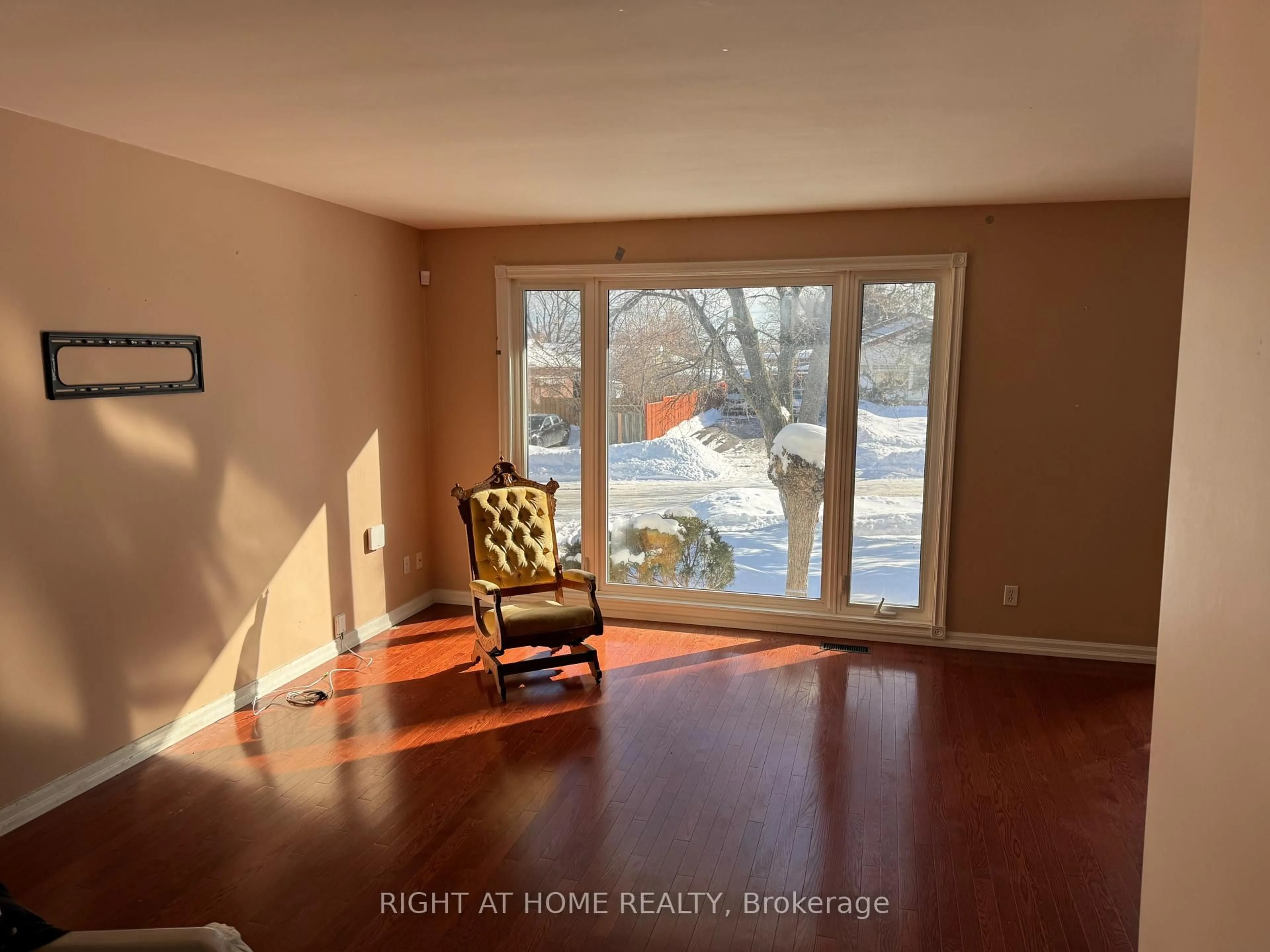 A pic of a room for 4 Hallow Cres, Toronto Ontario M9W 2V9