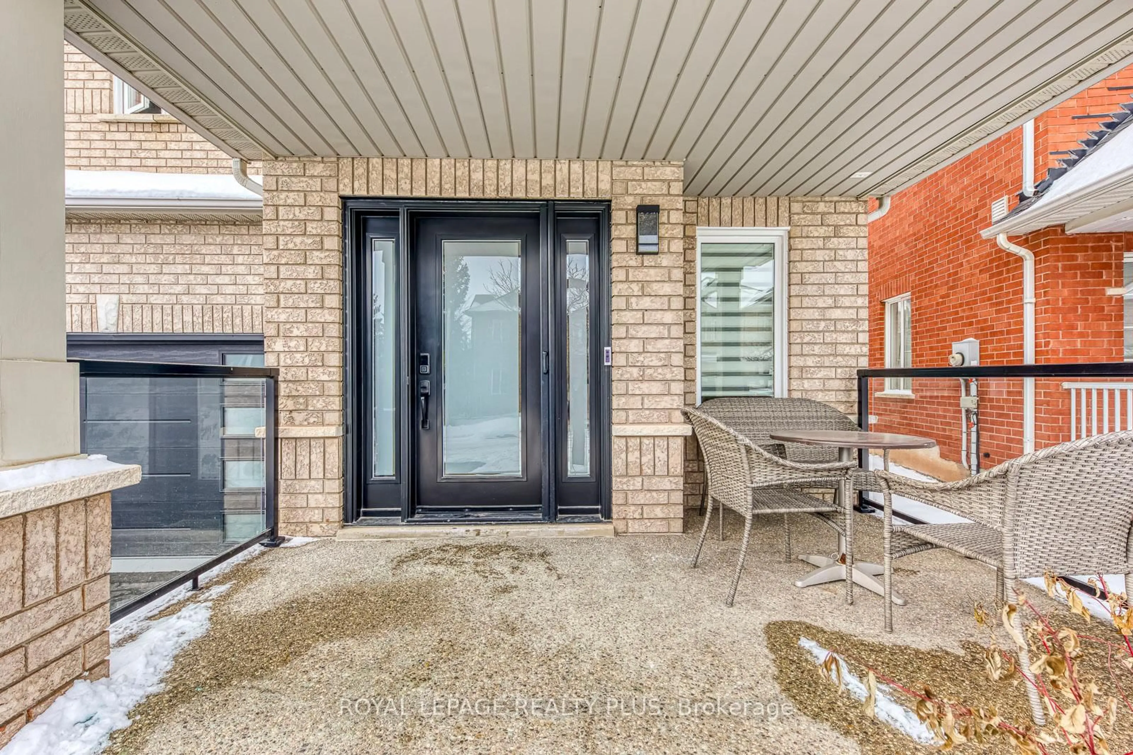 Patio, street for 509 Crimson Oak Tr, Oakville Ontario L6H 7A3