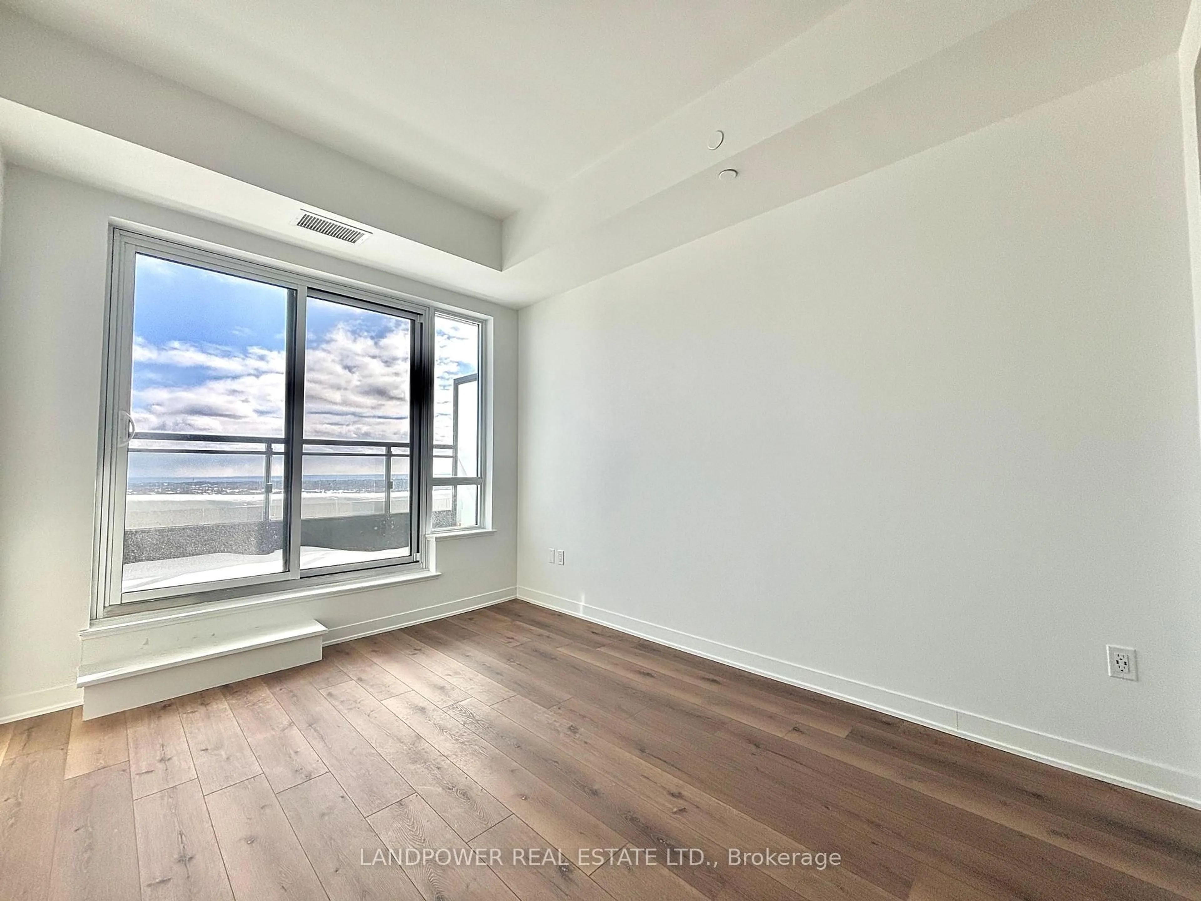 A pic of a room for 395 Dundas St #LPH10, Oakville Ontario L6M 4M2