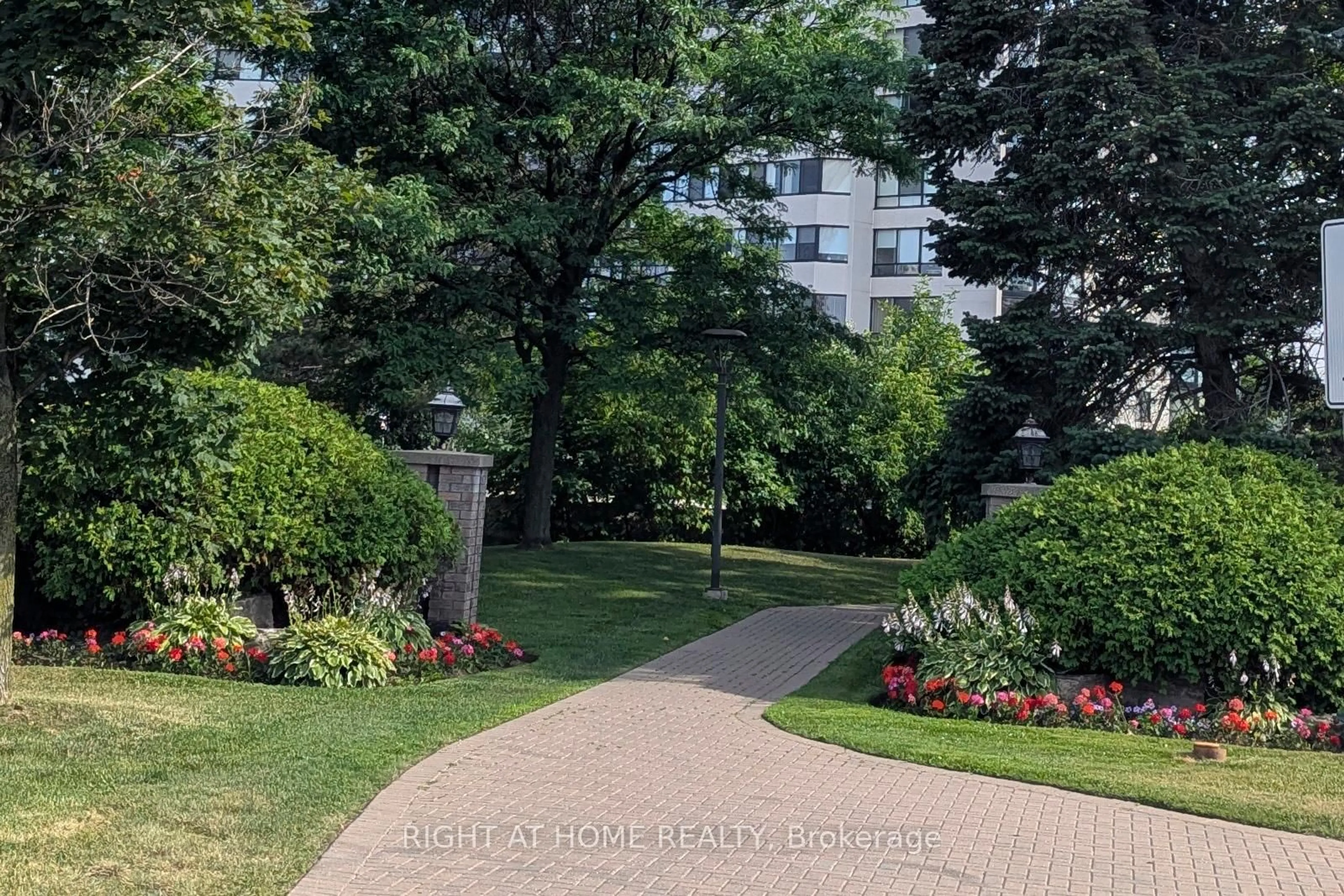 Unknown for 1360 Rathburn Rd #1603, Mississauga Ontario L4W 4H4