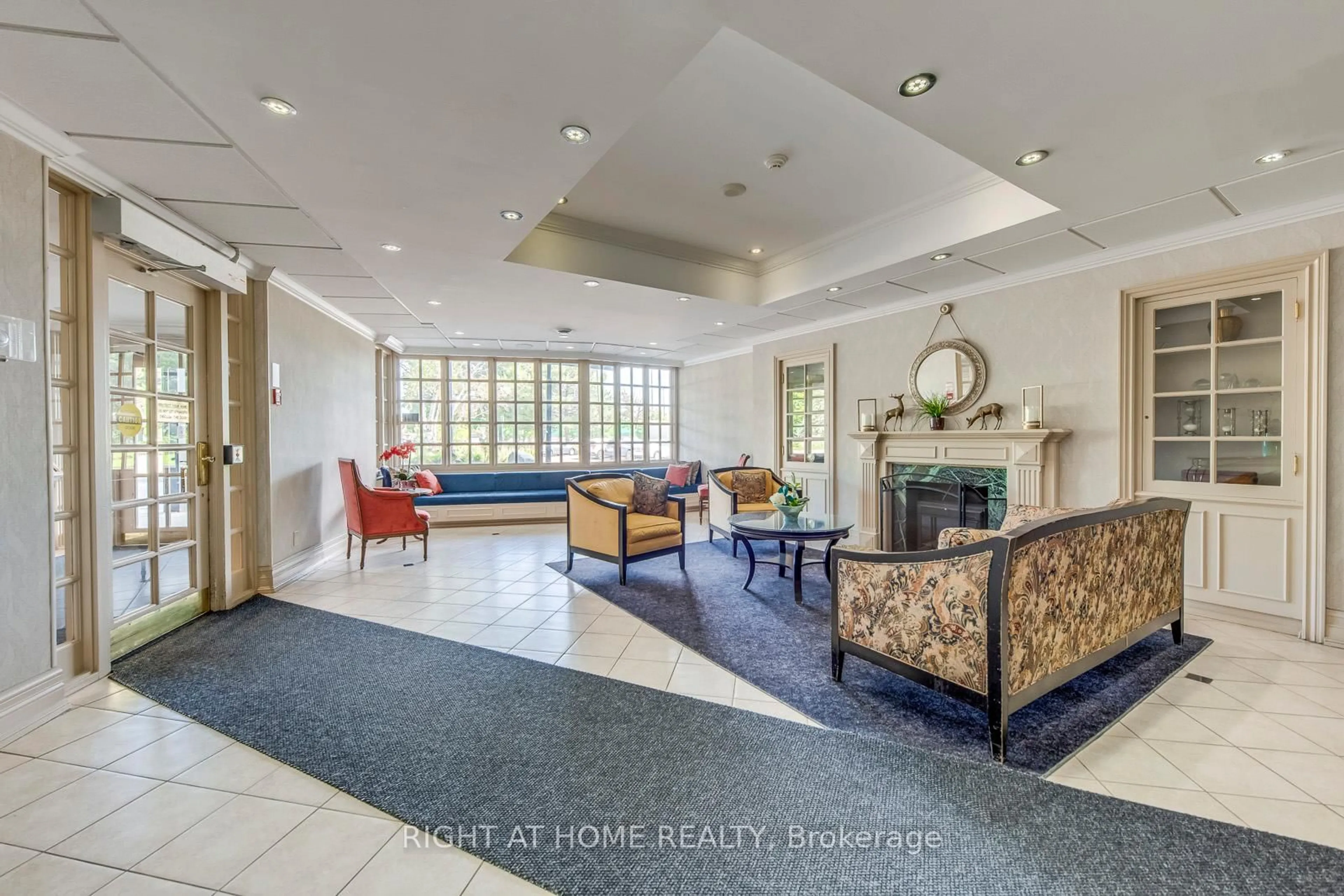 Lobby for 1360 Rathburn Rd #1603, Mississauga Ontario L4W 4H4