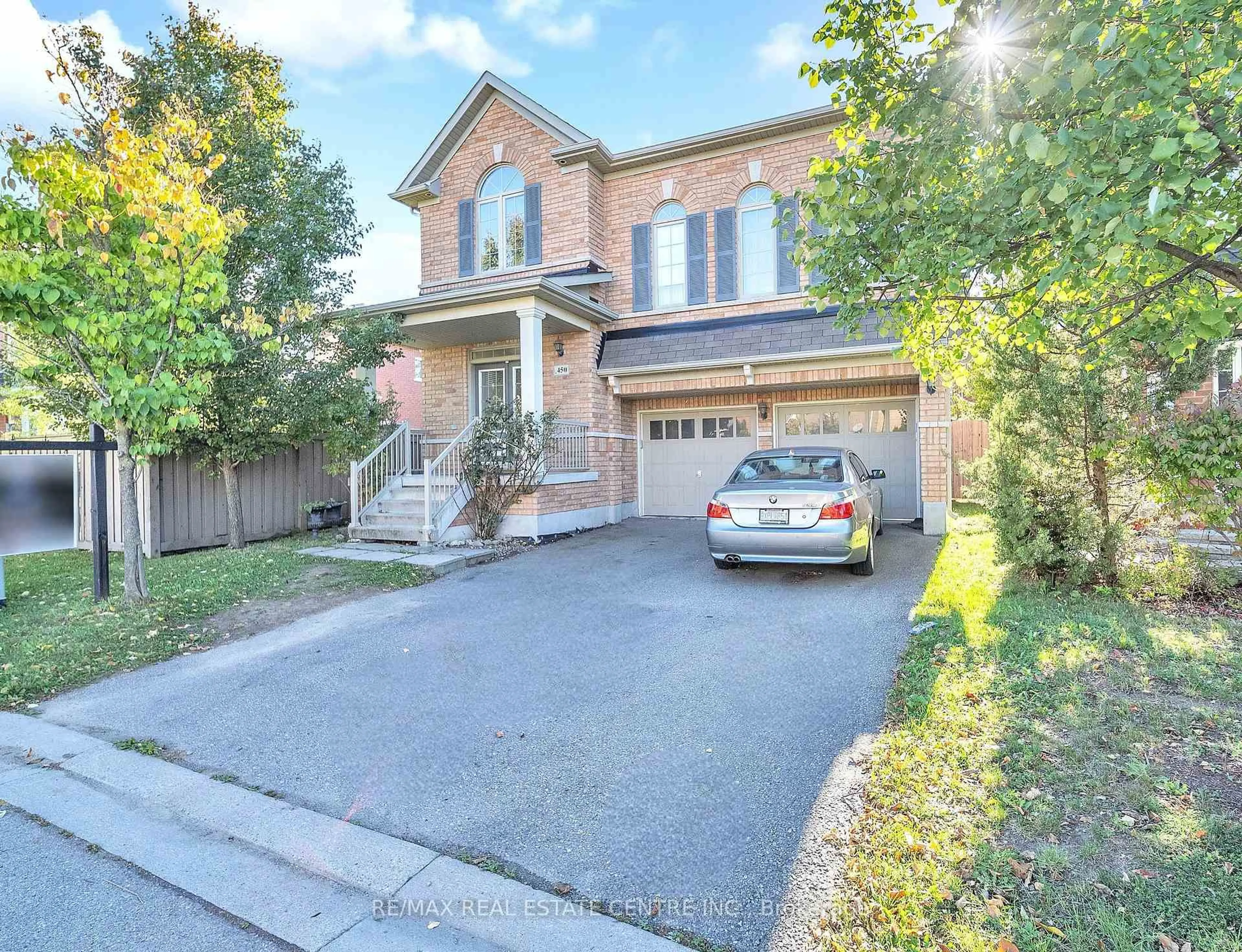 Home with brick exterior material, street for 450 Tilt Pt, Milton Ontario L9T 7Y5