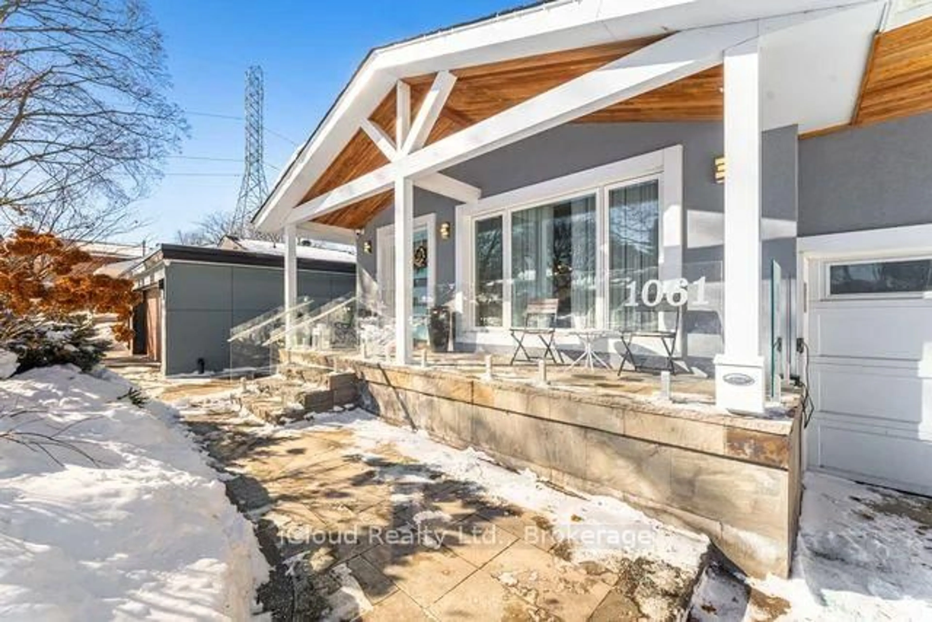 Unknown for 1061 Johnathan Dr, Mississauga Ontario L4Y 1J9