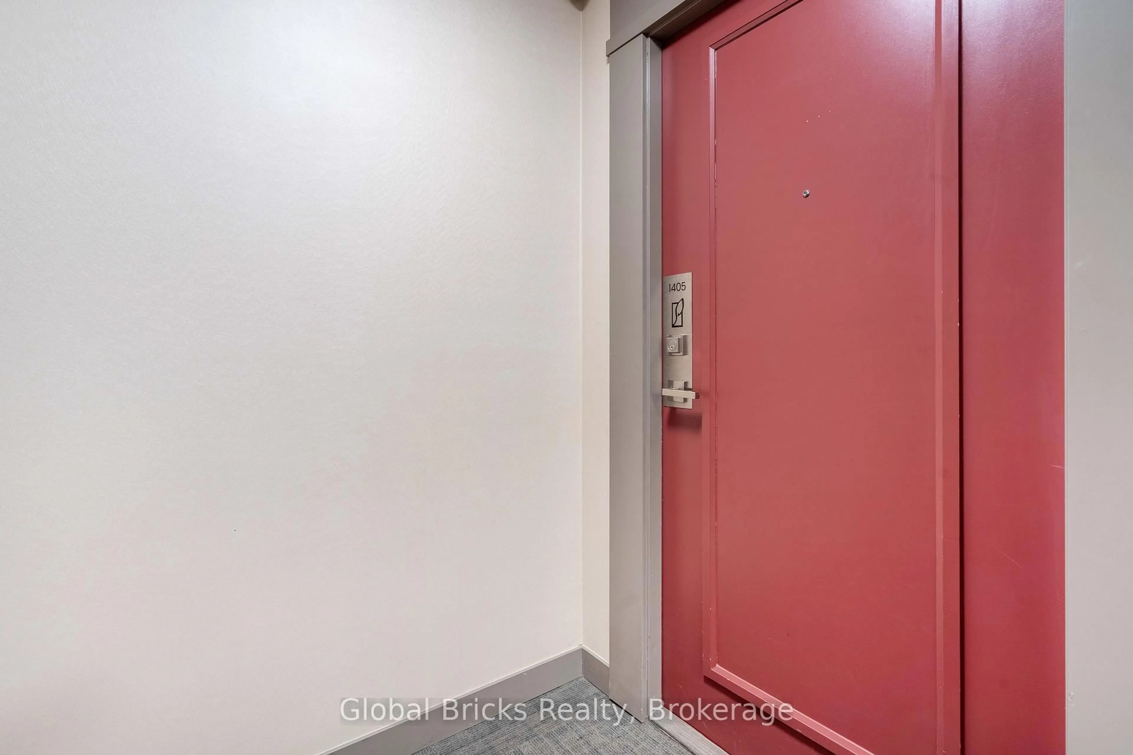 Indoor foyer for 4085 Parkside Village Dr #1405, Mississauga Ontario L5B 0K9