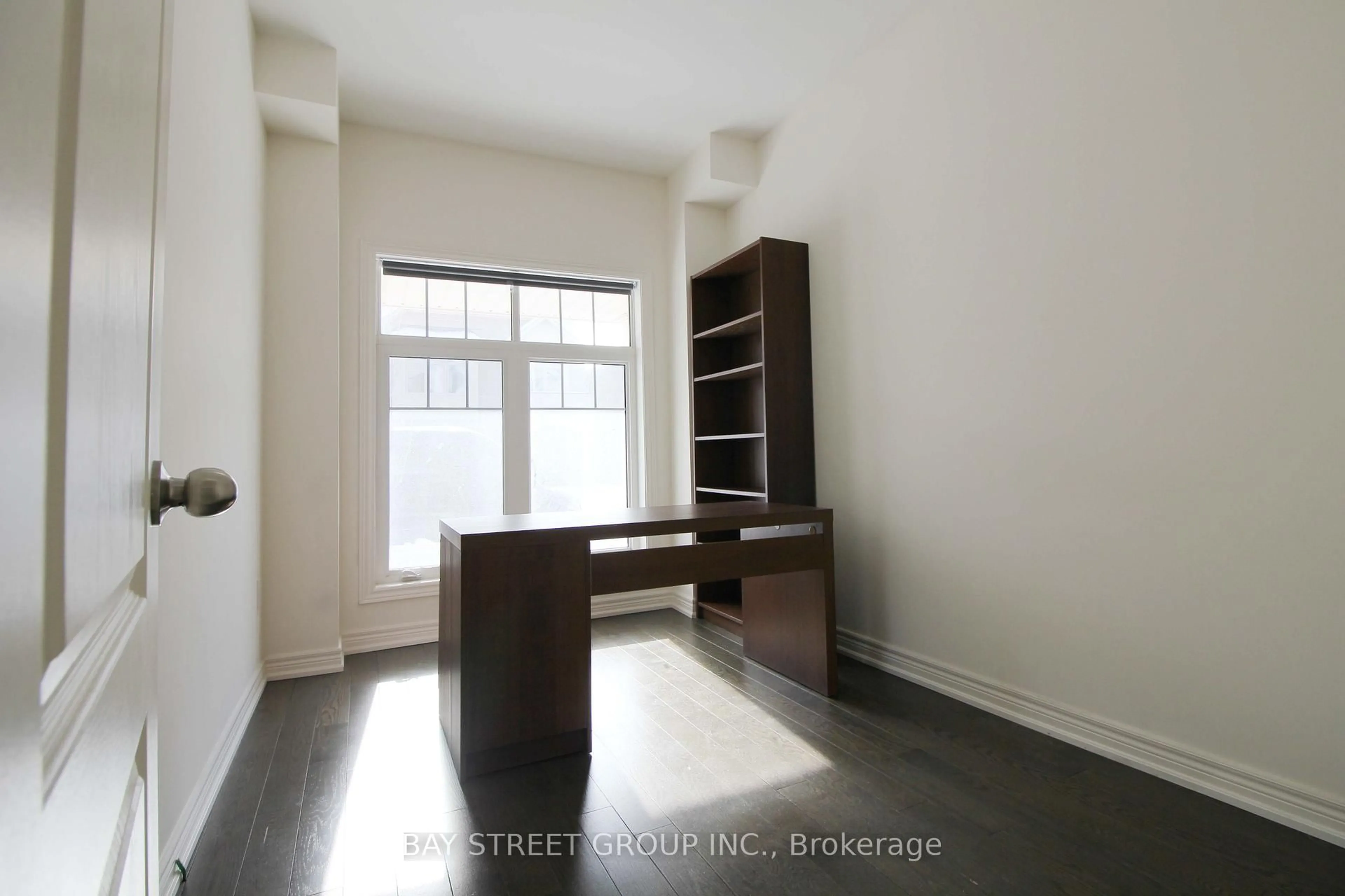 A pic of a room for 3903 Tufgar Cres, Burlington Ontario L7M 1N7