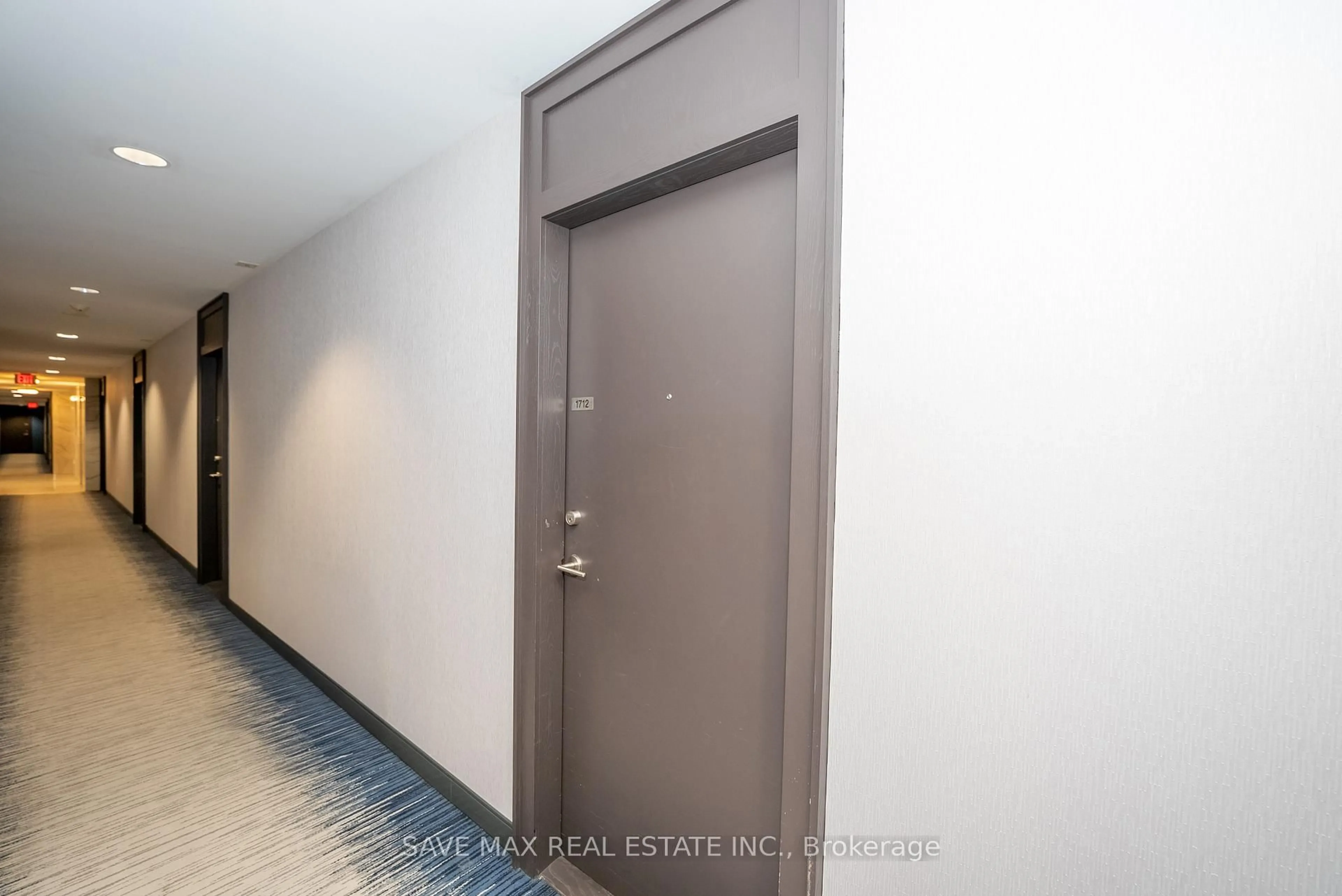 Indoor foyer for 103 The Queensway #1712, Toronto Ontario M6S 5B3