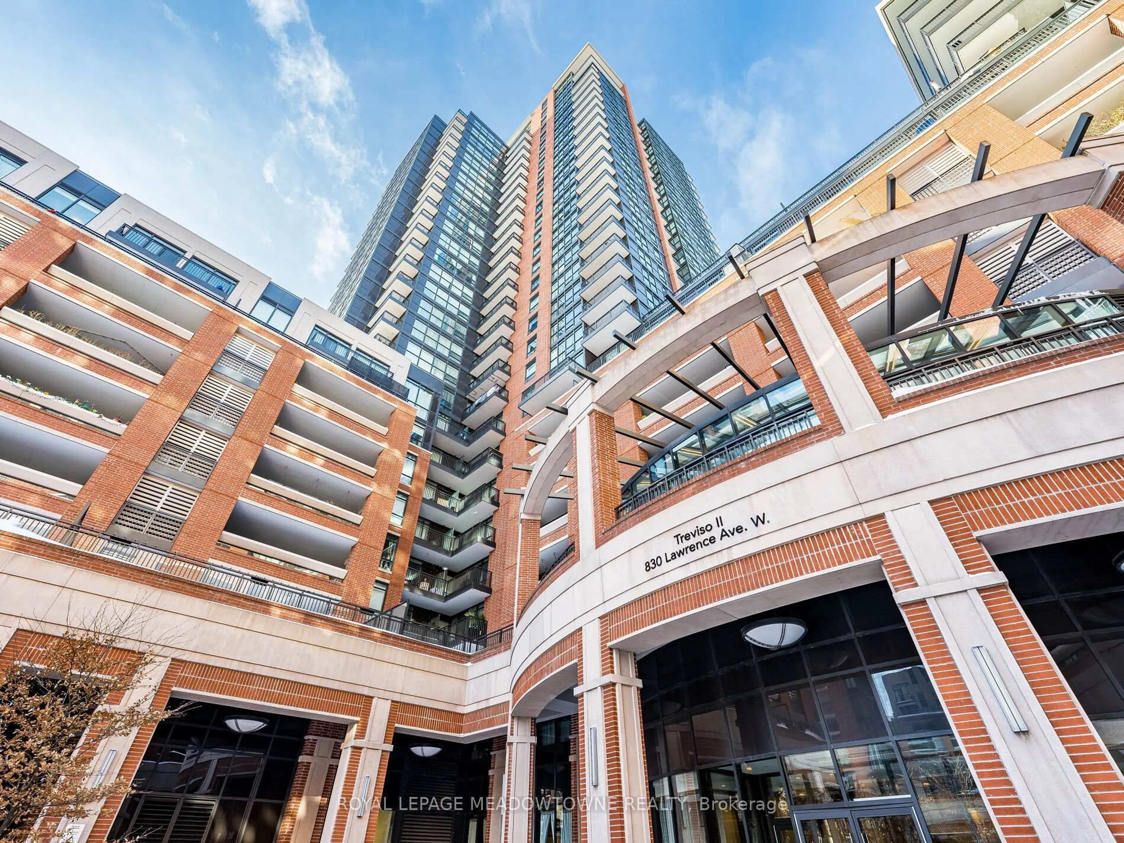 Indoor foyer for 830 Lawrence Ave #832, Toronto Ontario M6A 0A2