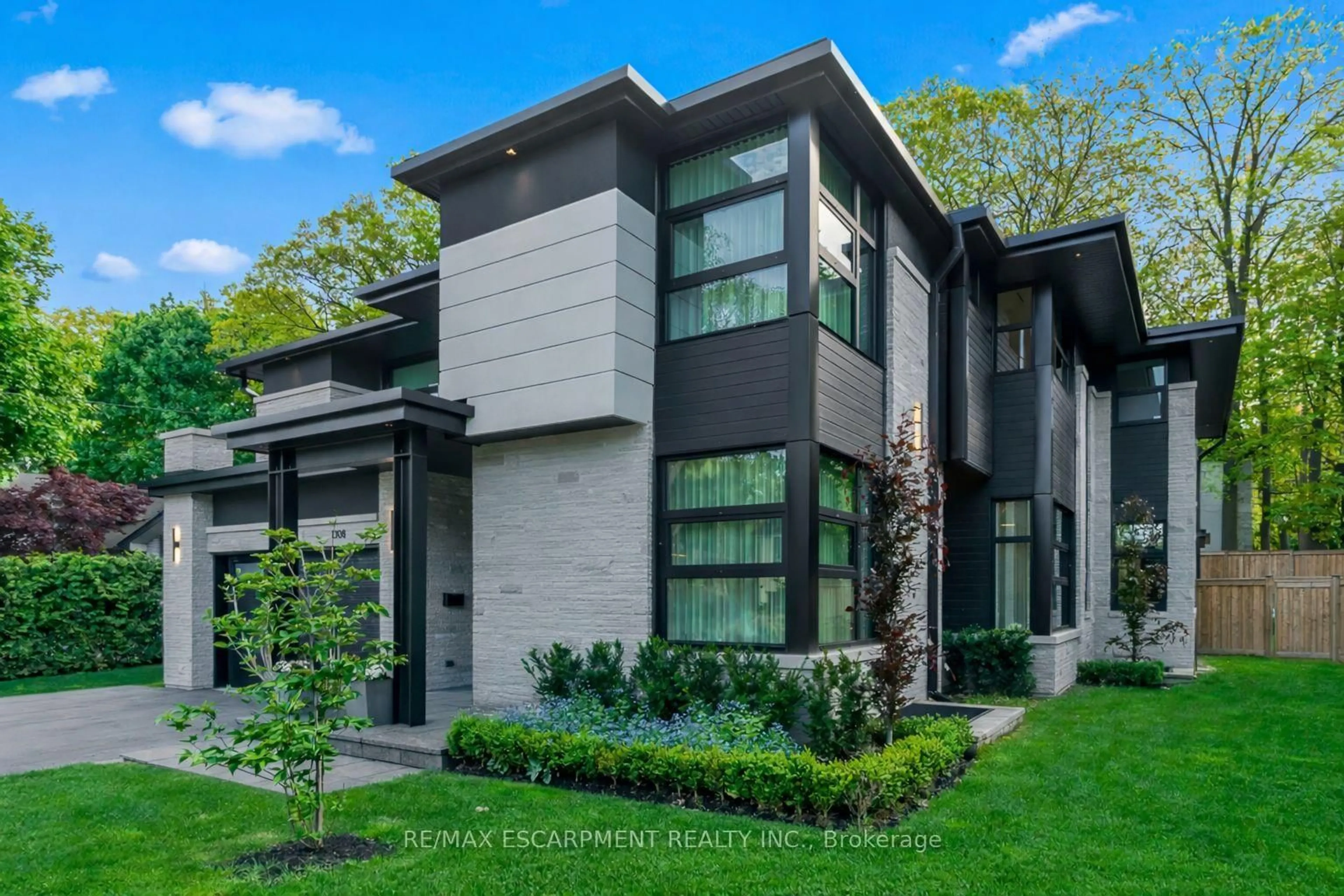 Home with brick exterior material, street for 1308 Greenoaks Dr, Mississauga Ontario L5J 3A5