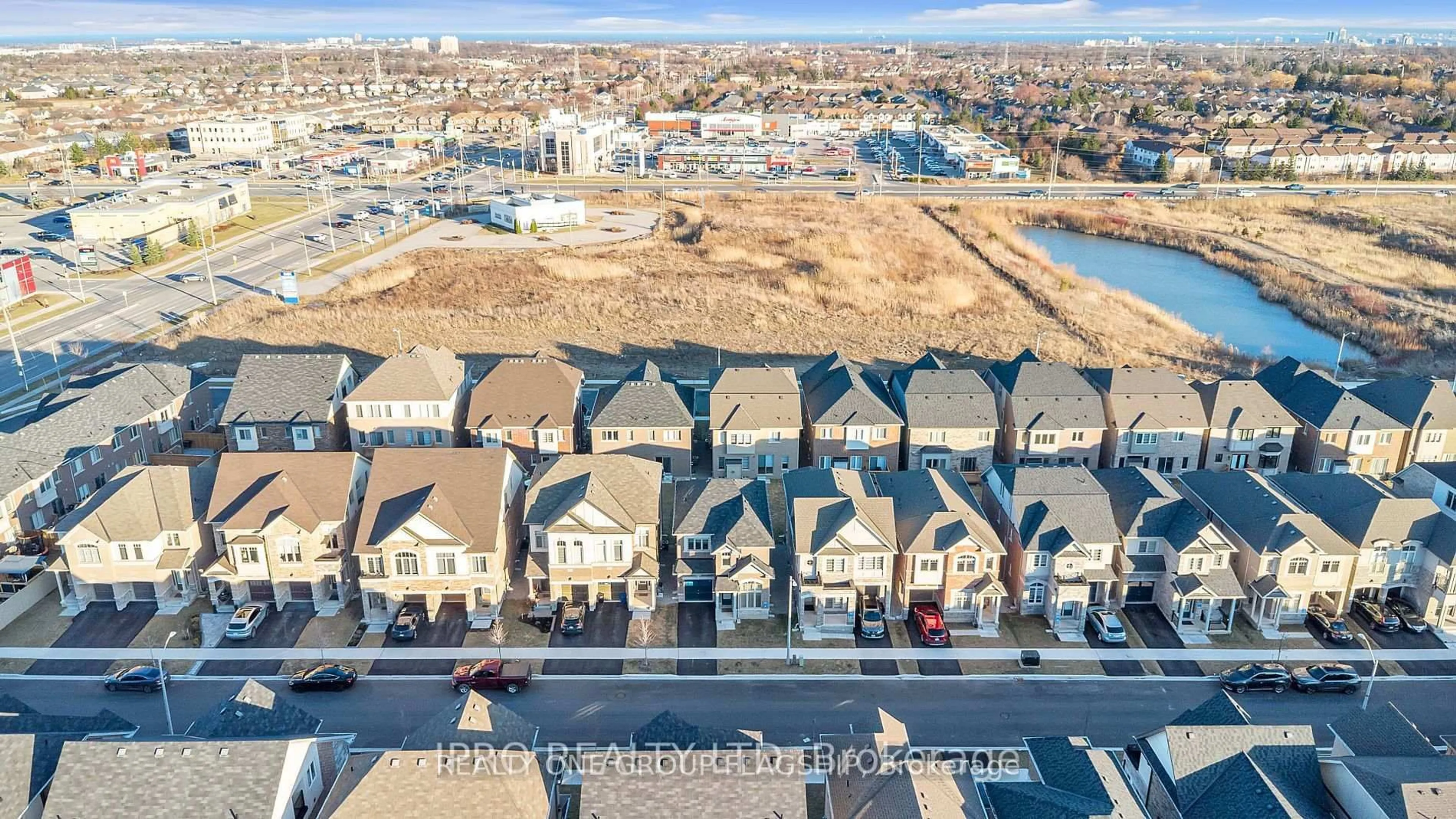 A pic from outside/outdoor area/front of a property/back of a property/a pic from drone, city buildings view from balcony for 3950 Koenig Rd, Burlington Ontario L7M 0Z8