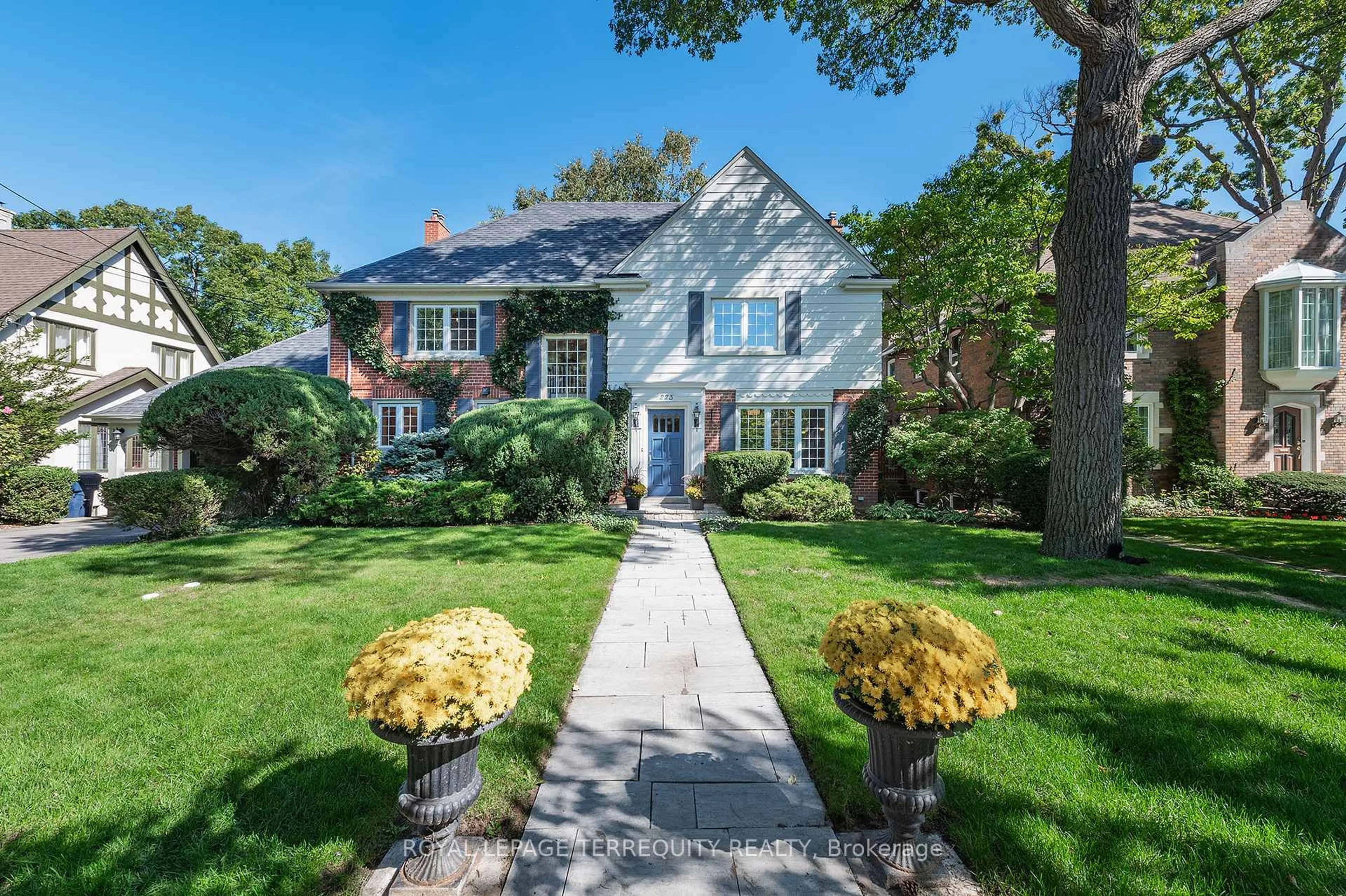 Home with brick exterior material, street for 223 Riverside Dr, Toronto Ontario M6S 4A8