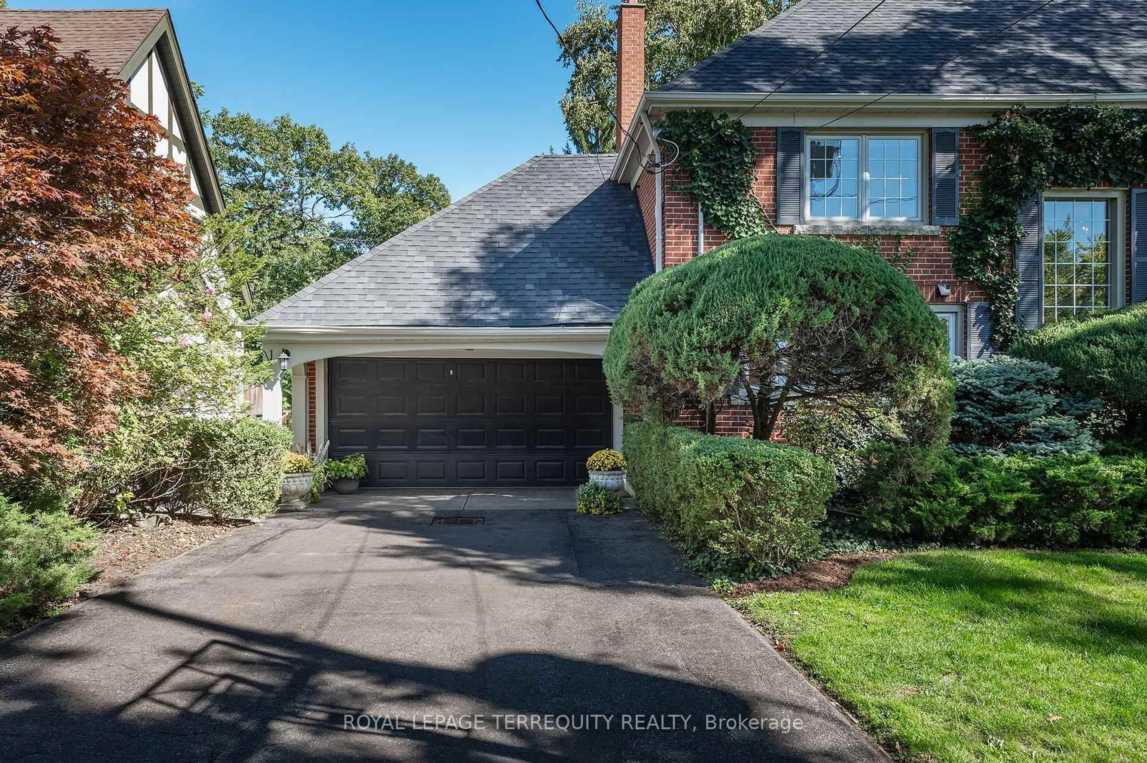 Unknown for 223 Riverside Dr, Toronto Ontario M6S 4A8