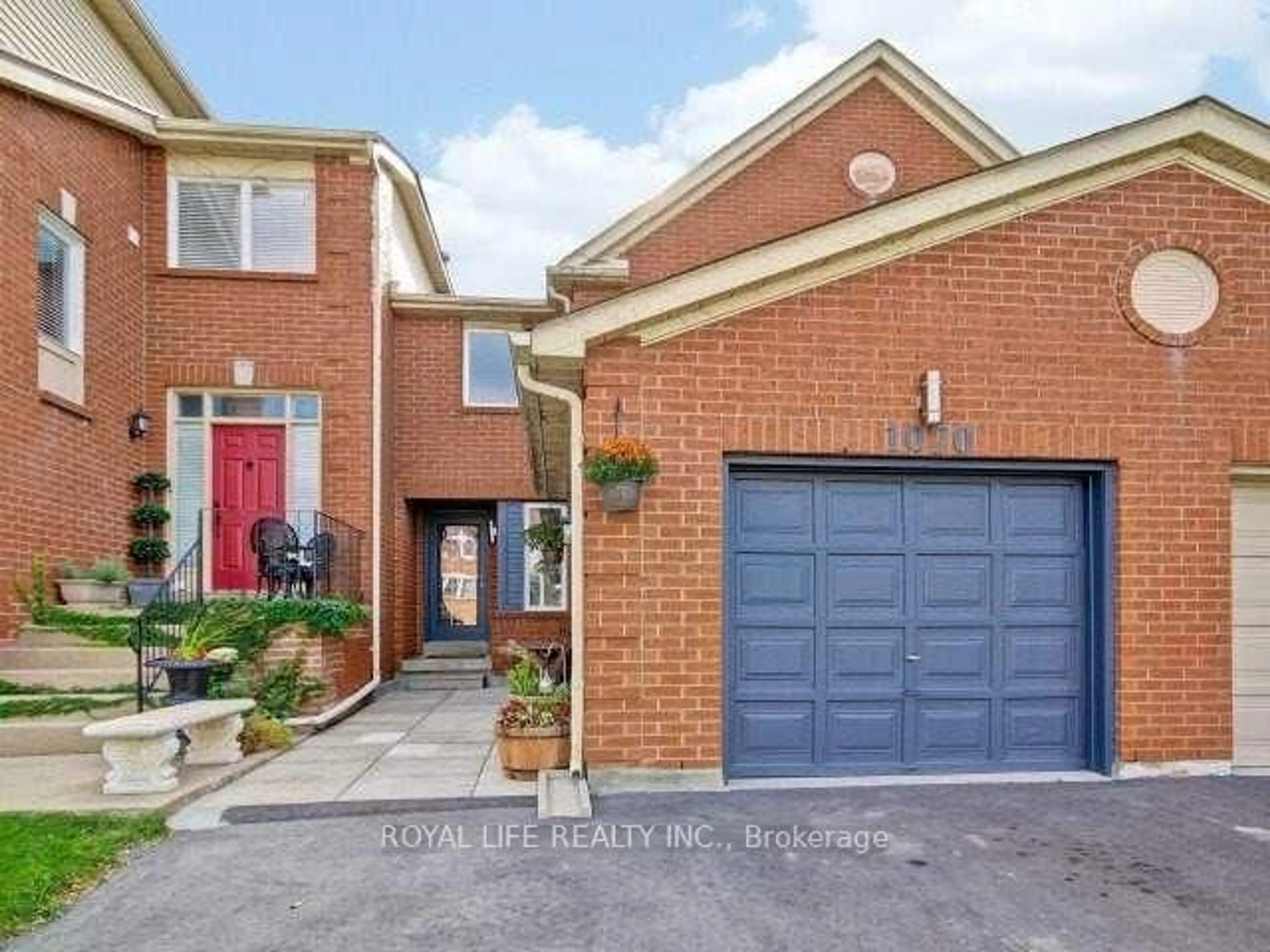 Home with brick exterior material, street for 1070 Lindsay Dr, Oakville Ontario L6M 3B5