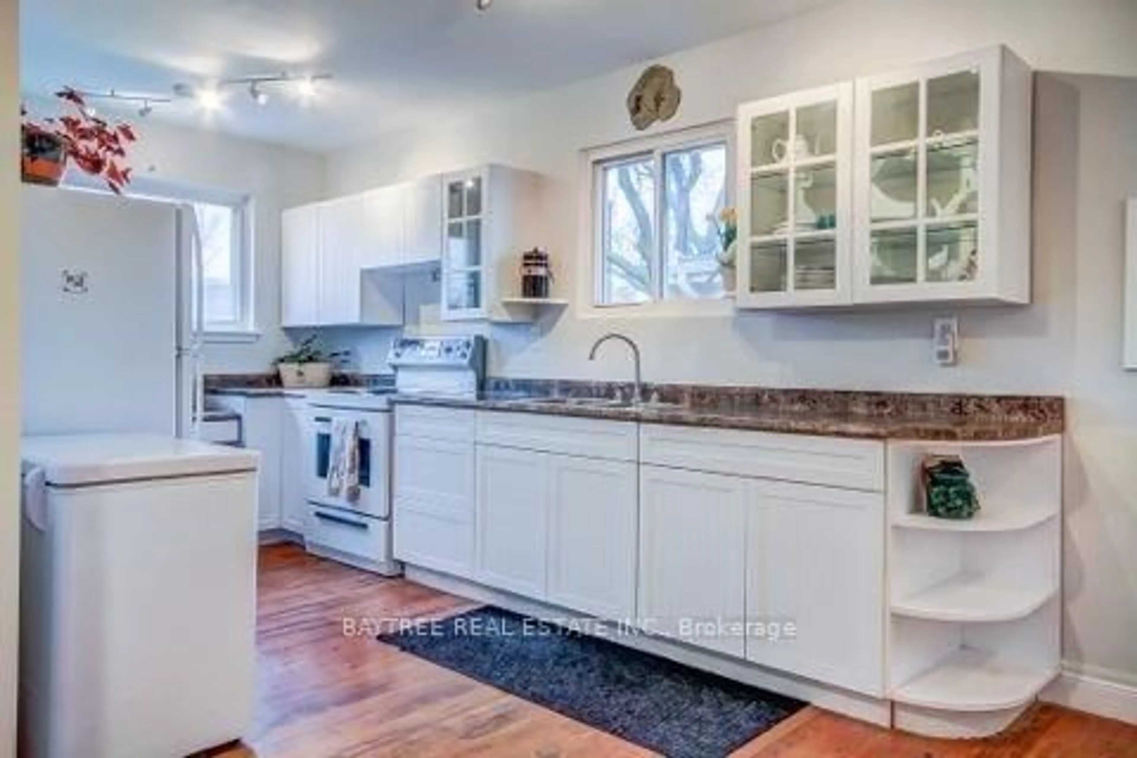 Open concept kitchen, ceramic/tile floor for 310 The, Toronto Ontario M9R 1G9