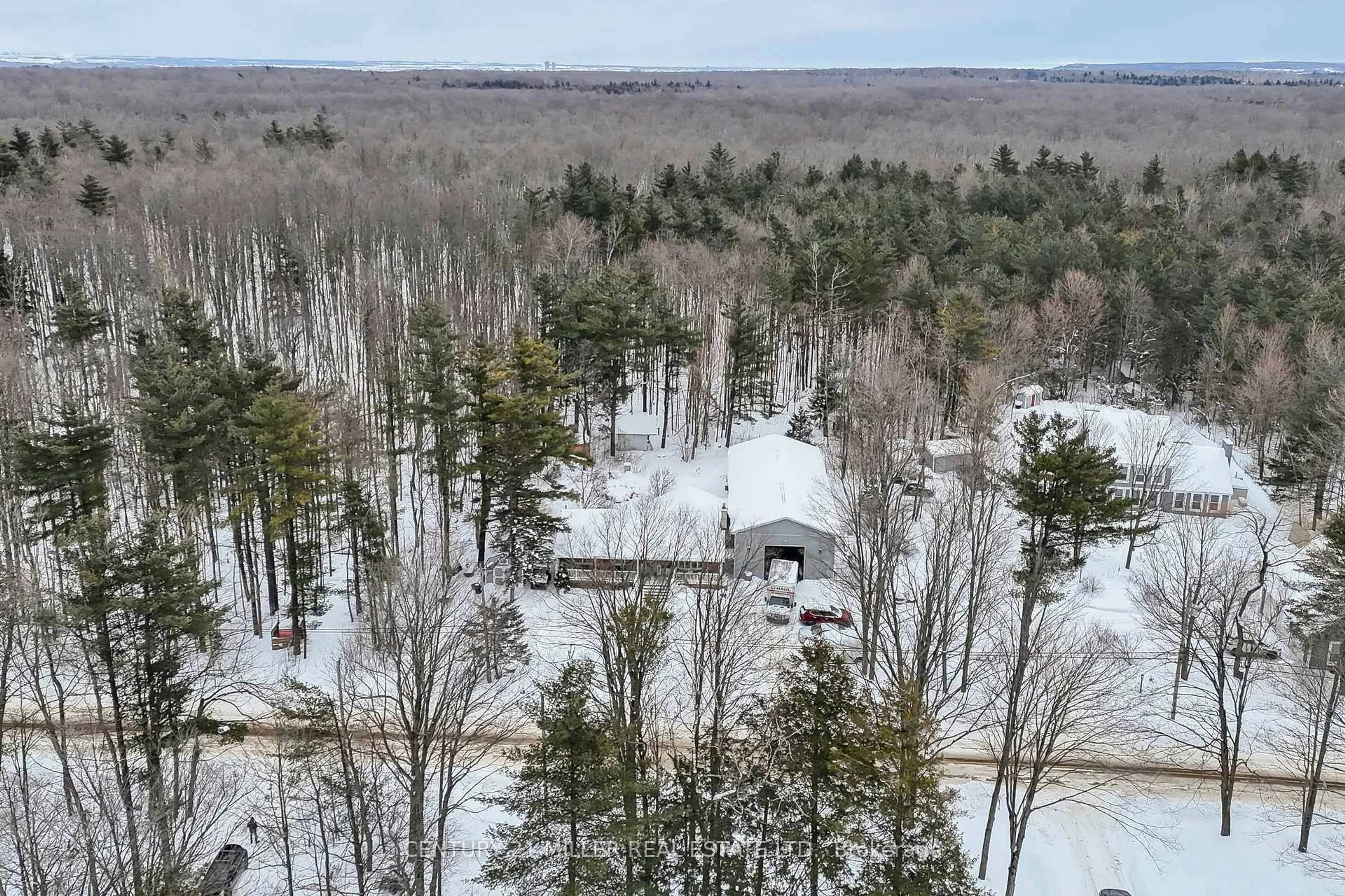 A pic from outside/outdoor area/front of a property/back of a property/a pic from drone, forest/trees view for 6508 17th Sdrd, Halton Hills Ontario L7J 2L7