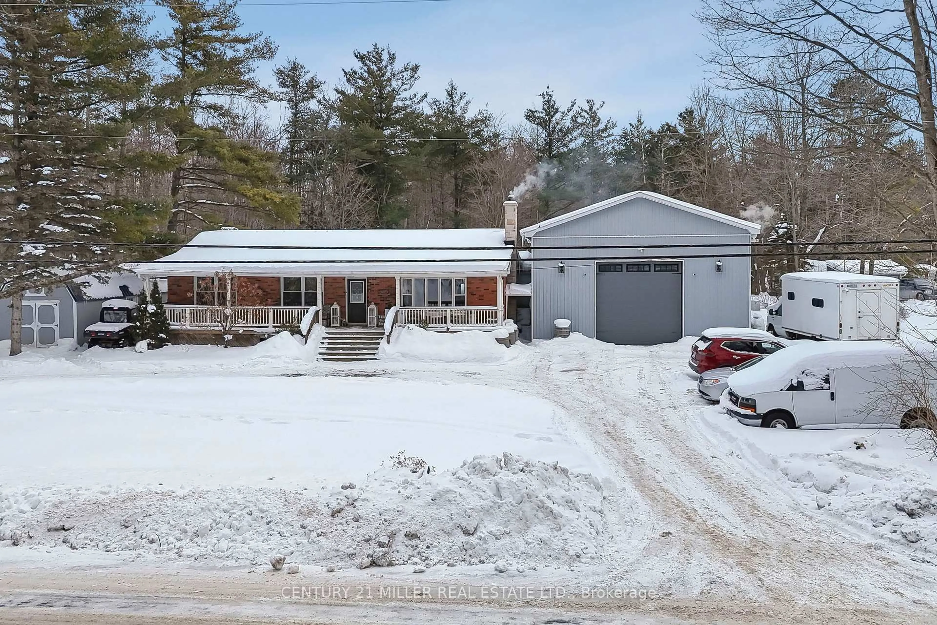 A pic from outside/outdoor area/front of a property/back of a property/a pic from drone, street for 6508 17th Sdrd, Halton Hills Ontario L7J 2L7