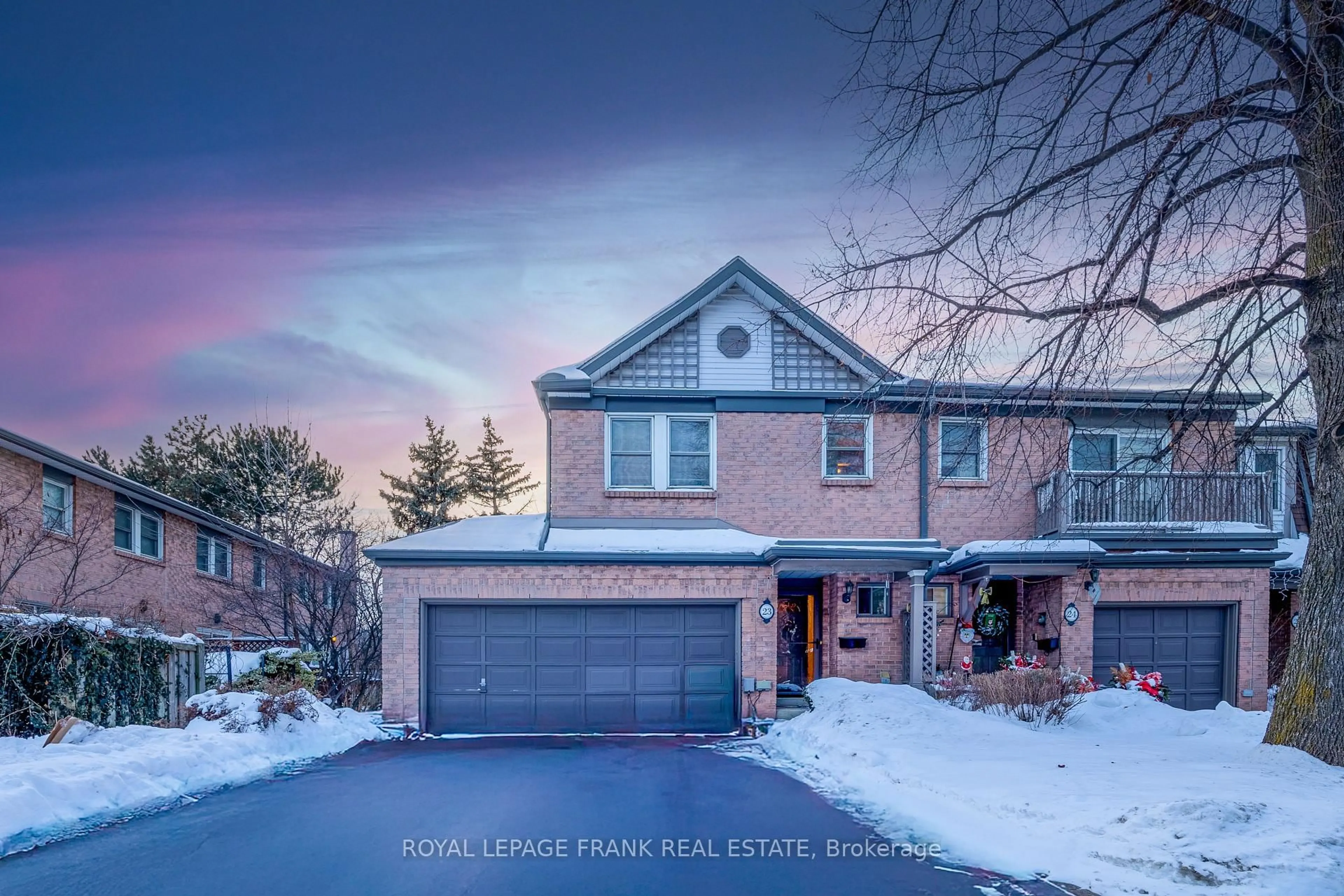 A pic from outside/outdoor area/front of a property/back of a property/a pic from drone, street for 385 THE EAST MALL #23, Toronto Ontario M9B 6J4