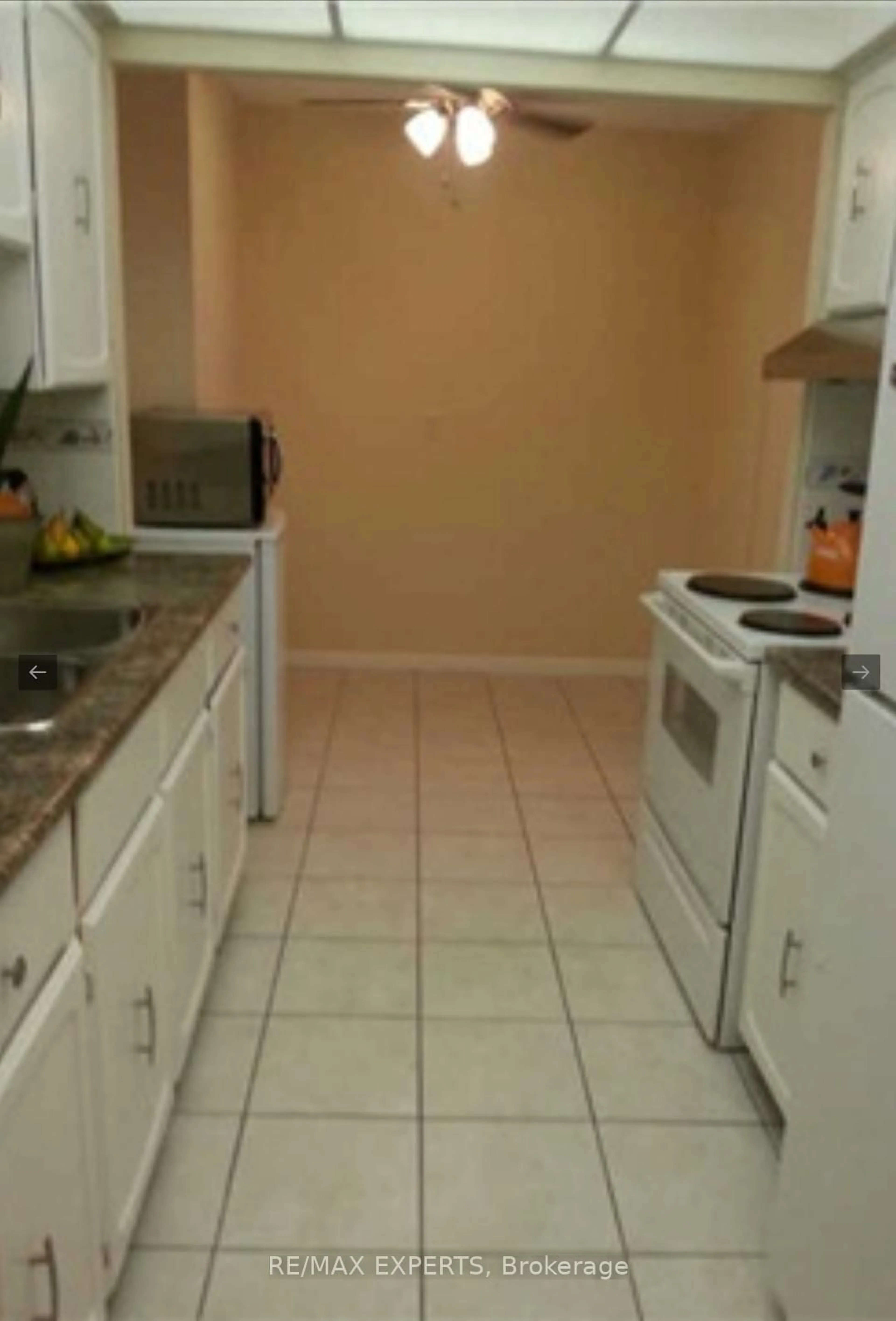 Standard kitchen, unknown for 2542 Argyle Rd #804, Mississauga Ontario L4B 2H5