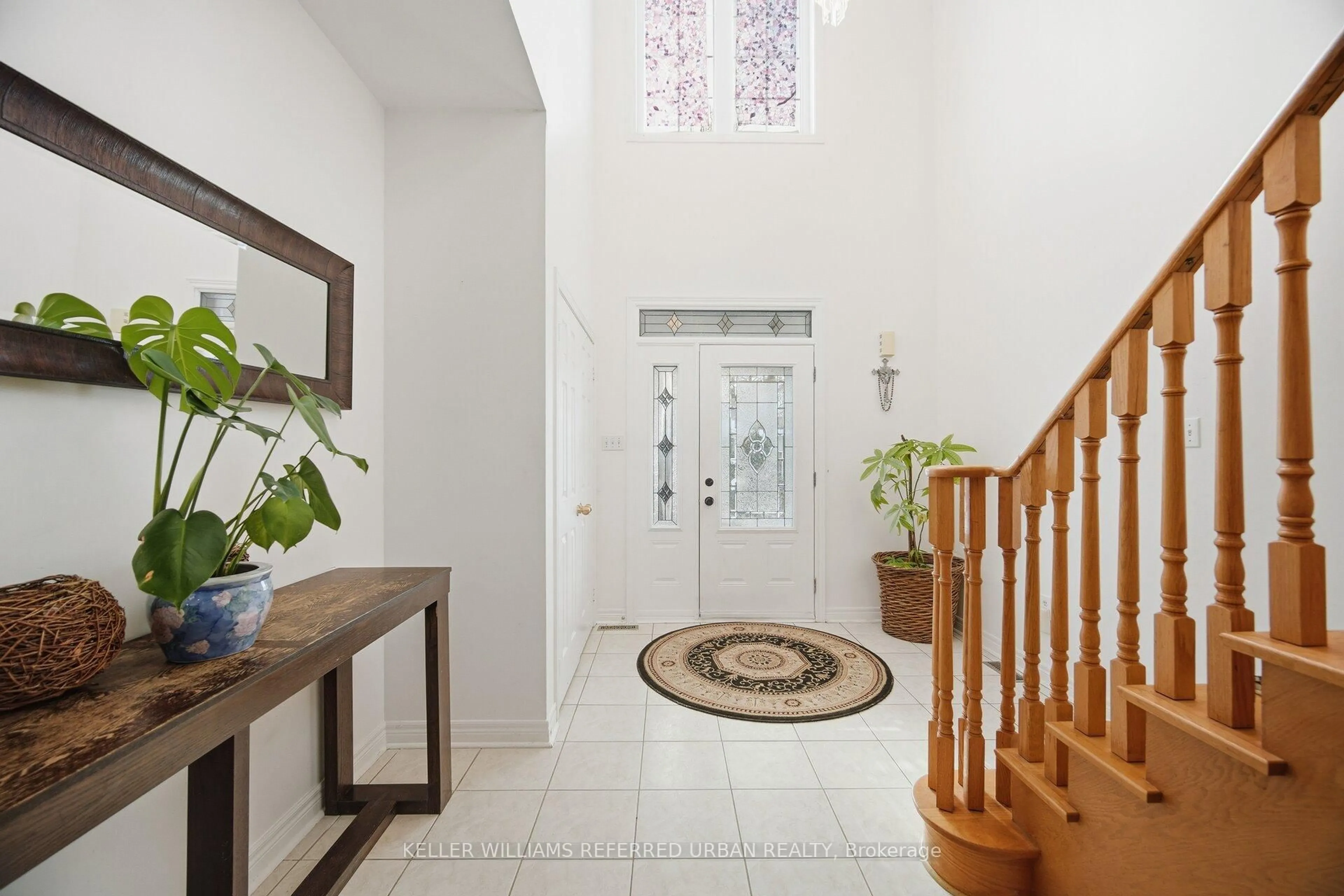 Indoor entryway for 194 Manley Lane, Milton Ontario L9T 5N8