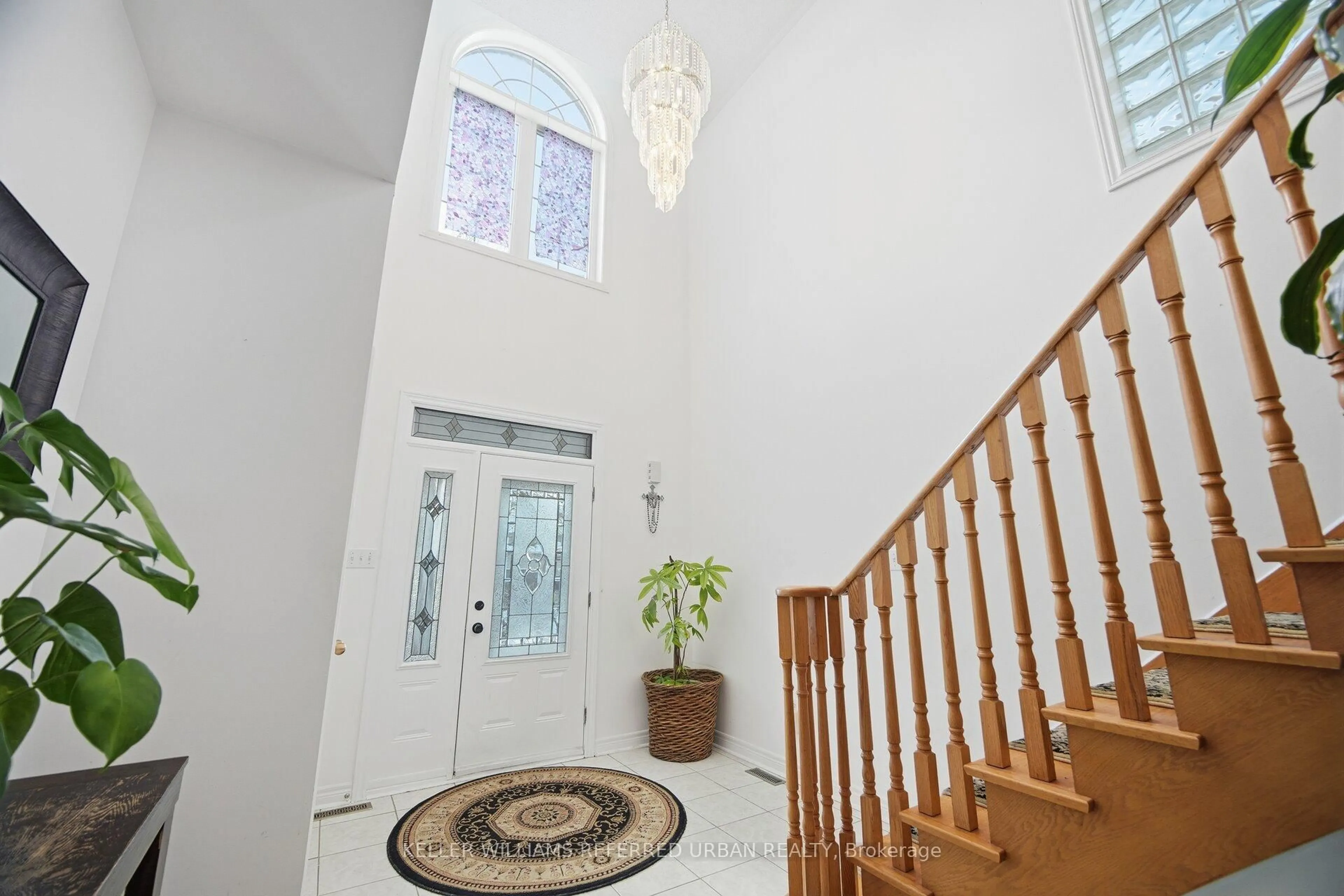 Indoor foyer for 194 Manley Lane, Milton Ontario L9T 5N8