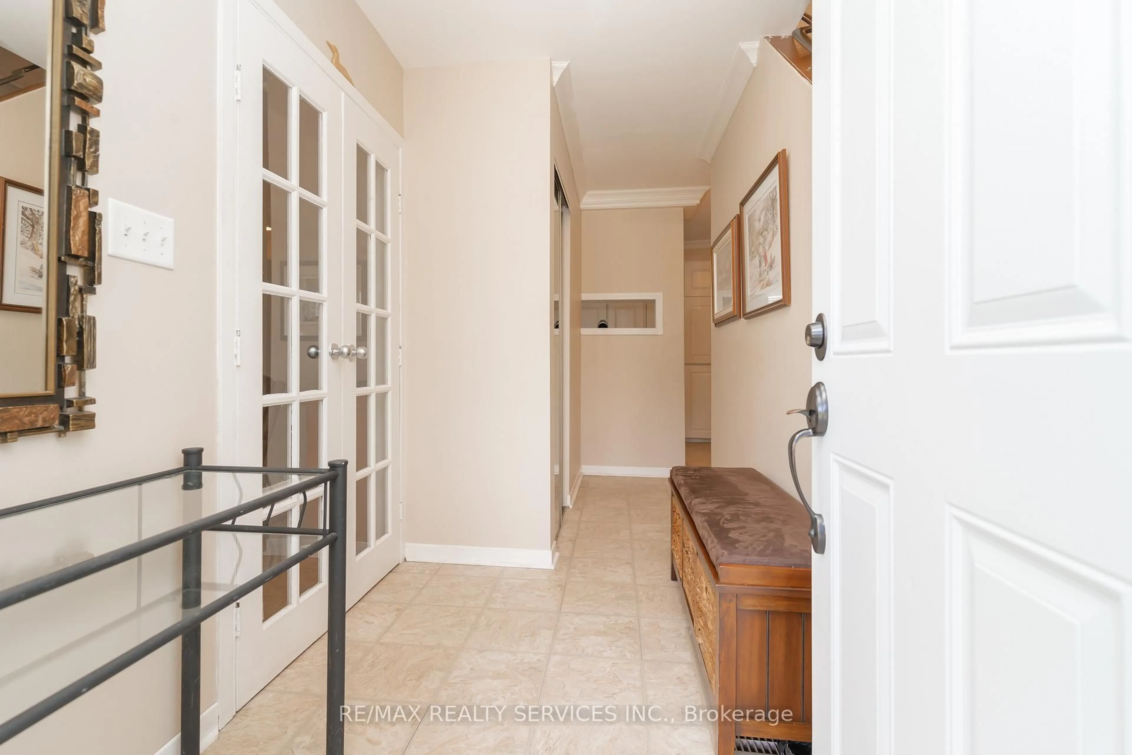 Indoor entryway for 39 Dunblaine Cres, Brampton Ontario L6T 3H1