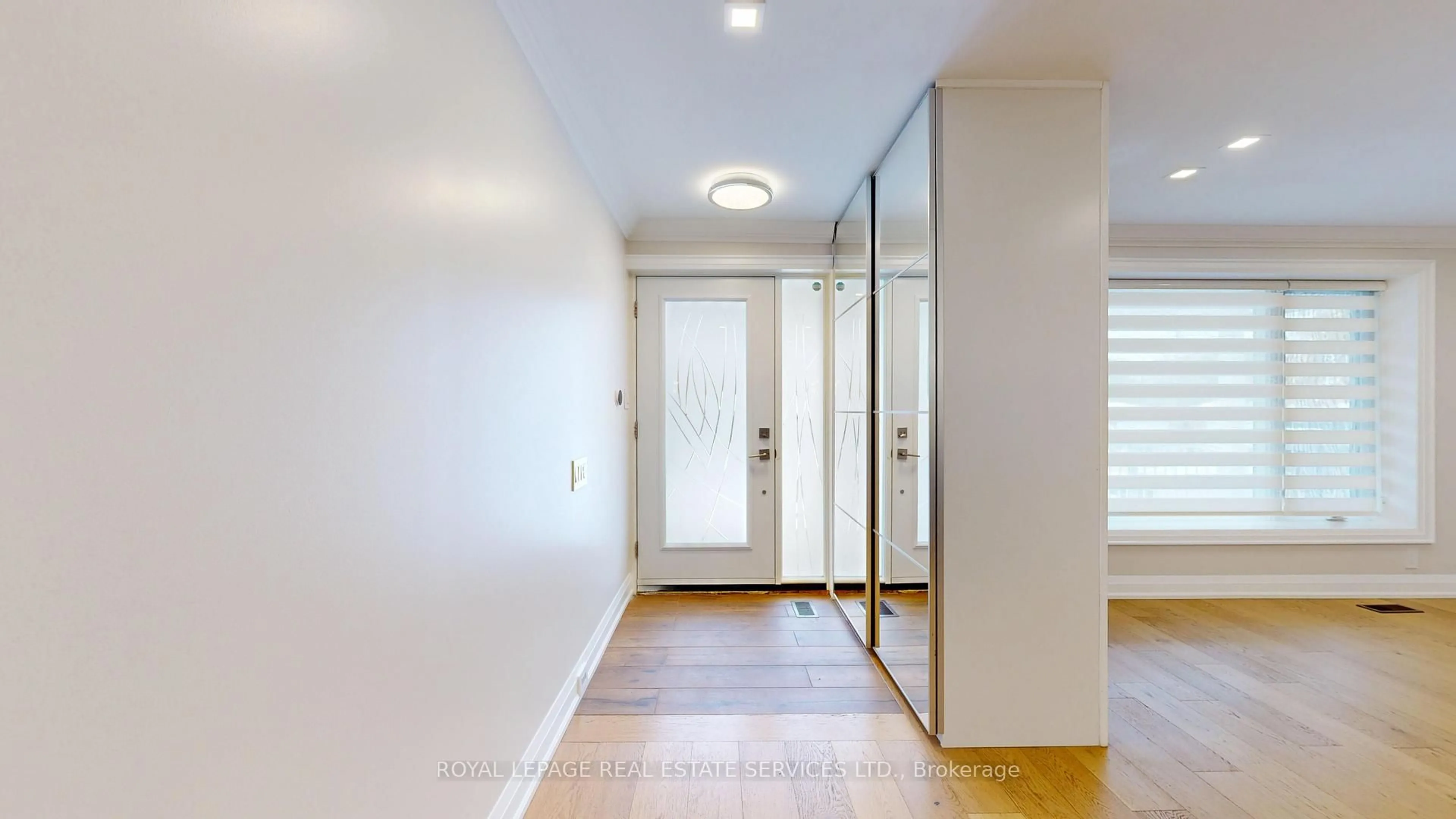 Indoor entryway for 12 Warlingham Crt, Toronto Ontario M9C 3K3