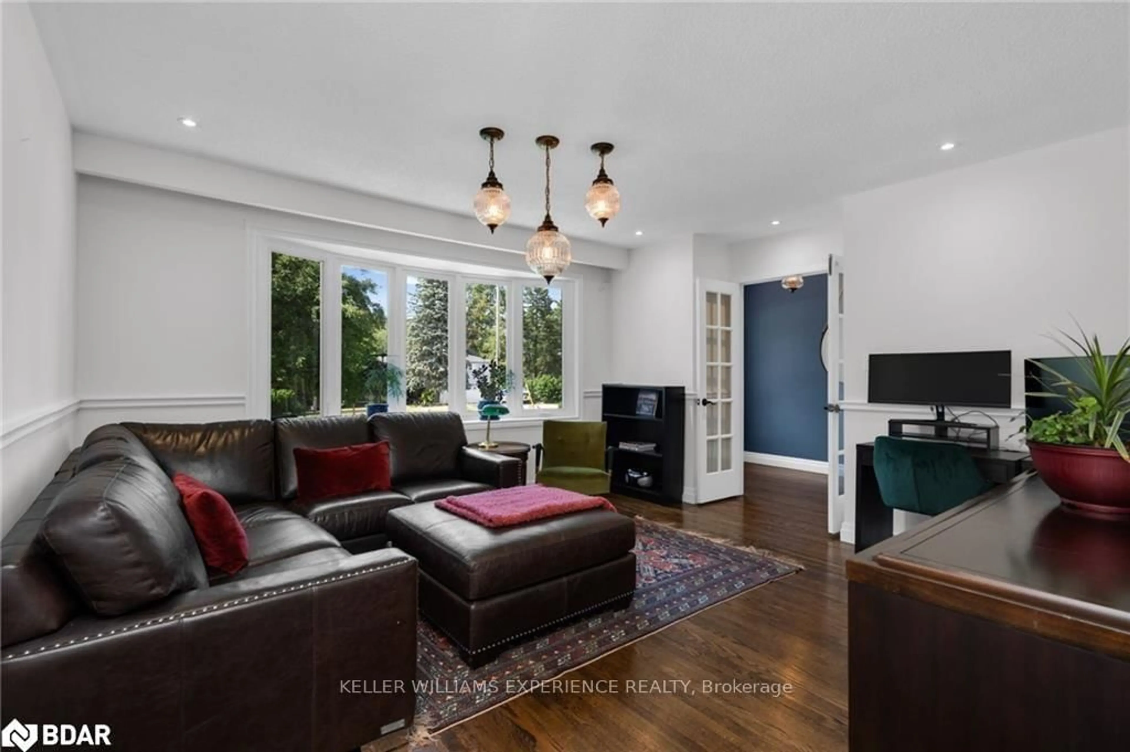 Living room with furniture, unknown for 28 Larry St, Caledon Ontario L7C 1K8