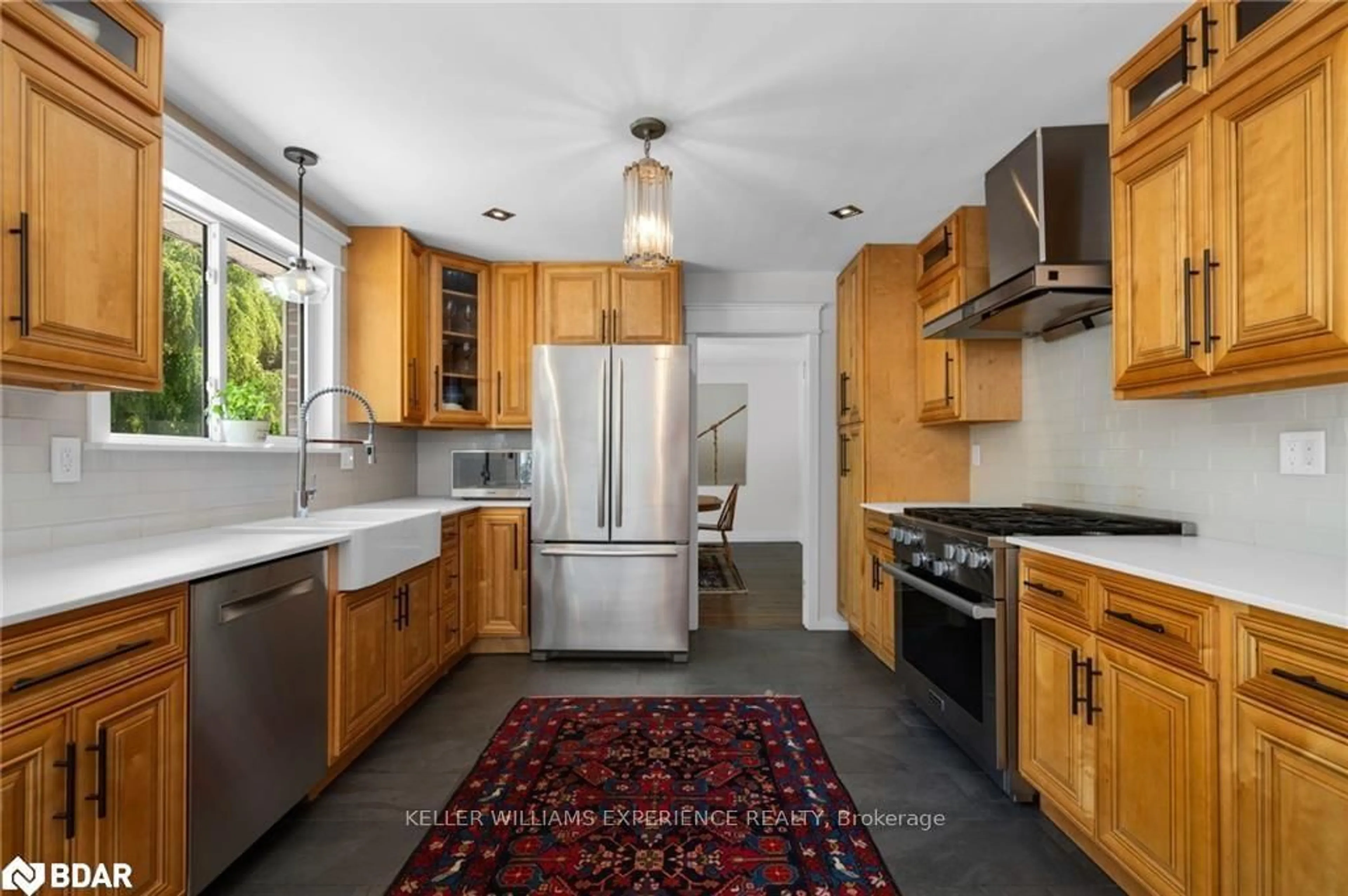 Unknown for 28 Larry St, Caledon Ontario L7C 1K8